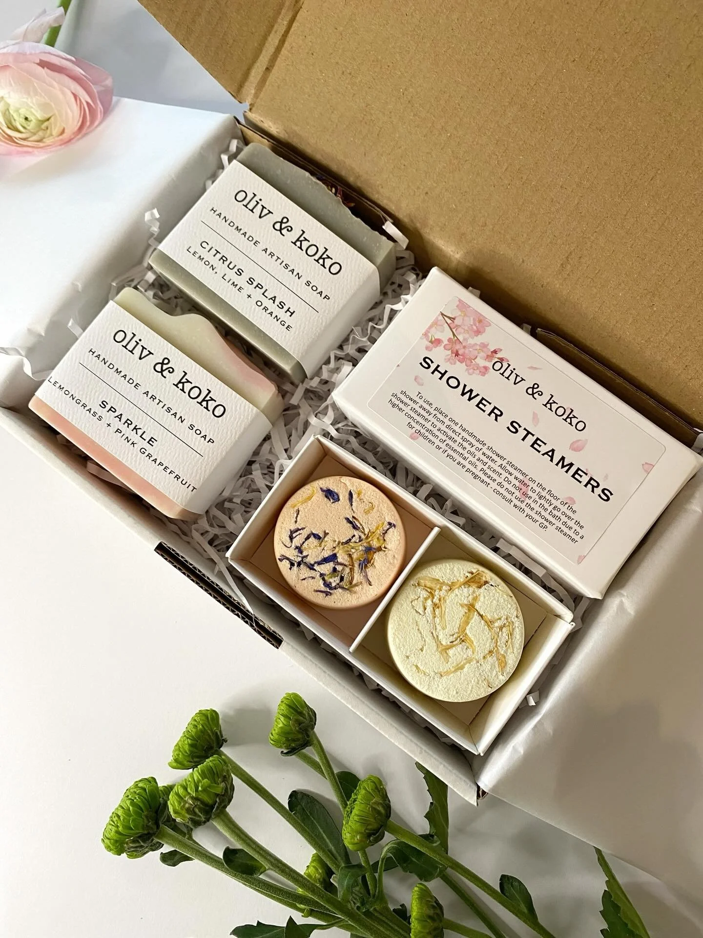 Sparkle + Citrus Splash Gift Box

🌻 Sparkle. Lemongrass + pink grapefruit 
🍊 Citrus Splash. Lemon, lime + orange 

🌸 Handcrafted artisan soaps + shower steamers
🌸 Made in Australia 
🌸 Shop online at www.olivandkoko.com.au

&bull;
&bull;
&bull;
#