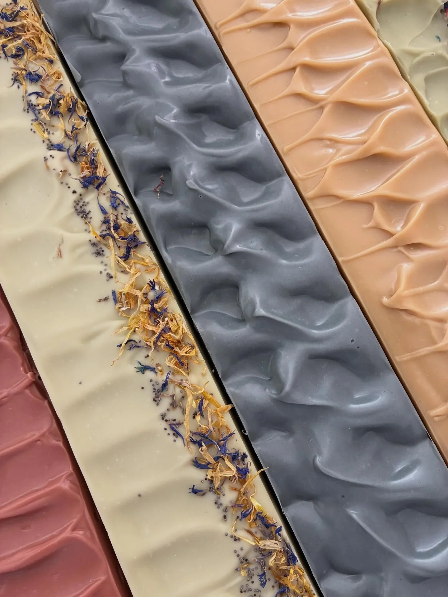 Oliv &amp; Koko Cold Process Soaps

🌸 Freshly made cold process soaps
🌸 Palm oil free
🌸 No chemicals 
🌸 Made in Australia

&bull;
&bull;
&bull;
#coldprocess #soaps #soapstudio #melbournesmallbusiness #palmoilfree