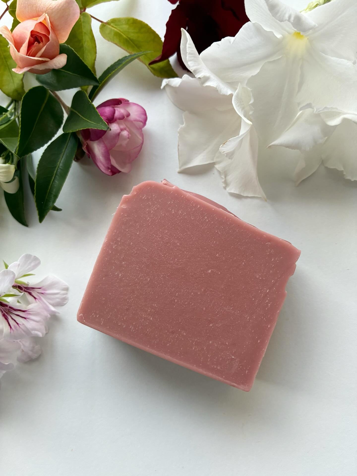 Oliv &amp; Koko Handmade Artisan Soaps

🍃 Small batch, handcrafted soaps inspired by nature. Pure oils, butters and clays. Palm oil free and no synthetic preservatives (parabens). 

&bull;
&bull;
&bull;
#artisansoaps #naturalskincareproducts❤️ #aust