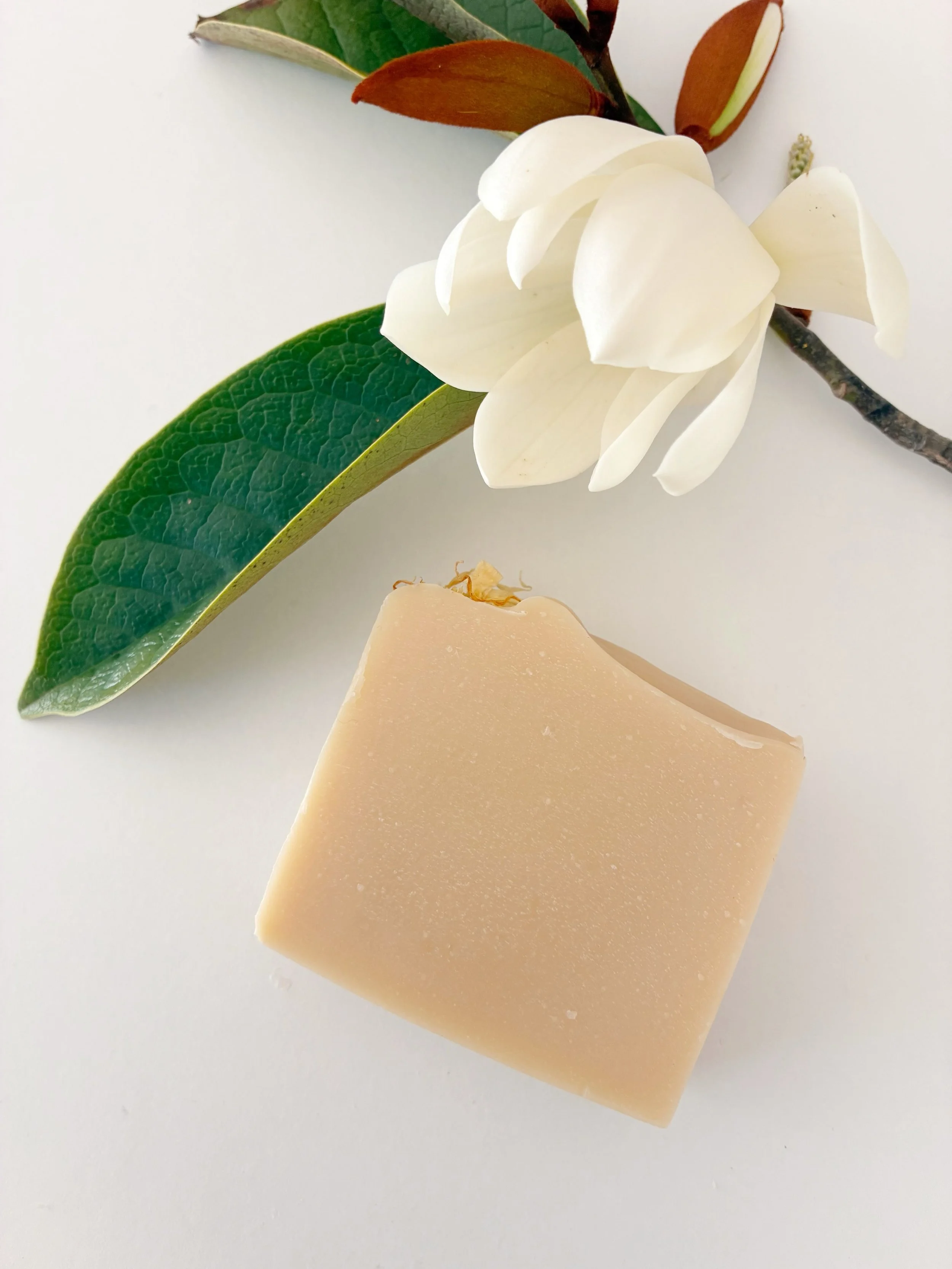 Australian Lemon Myrtle Soap Bar

⭐️ Australian soap 
⭐️ Made in small batches 
⭐️ No preservatives
⭐️ No palm oil 
⭐️ No harsh chemicals
⭐️ Main oil - olive oil
⭐️ Recyclable label
⭐️ Zero waste 
⭐️ Pure essential oil scent
⭐️ Natural

&bull;
&bull;