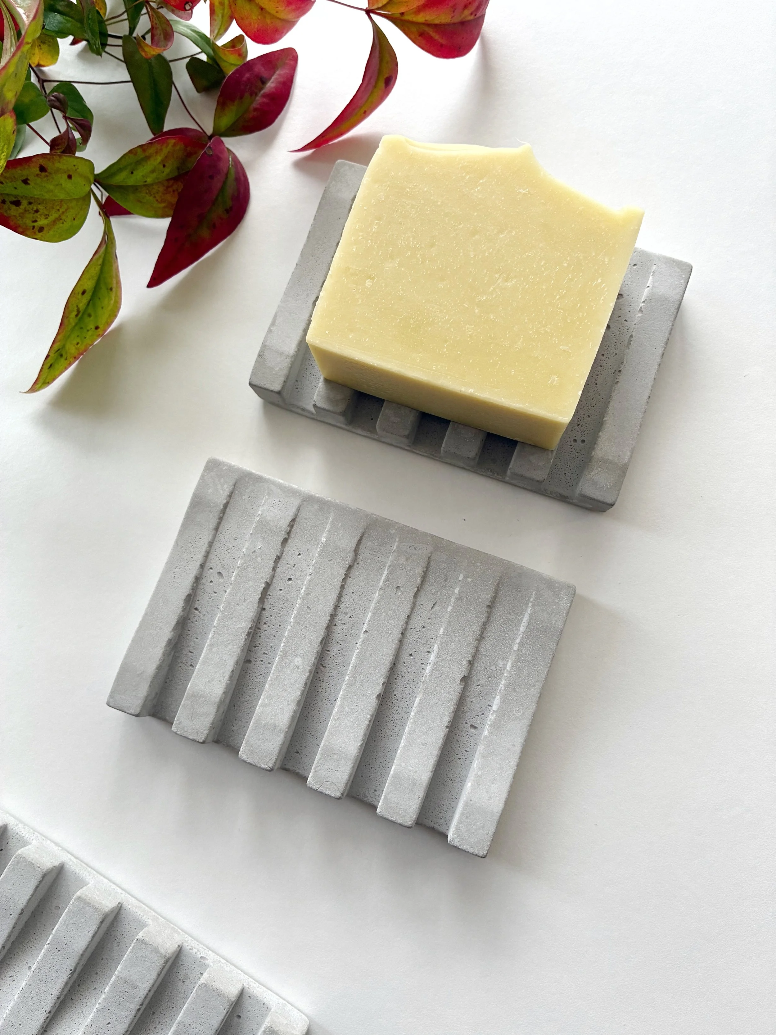 Concrete Soap Dish Oliv & Koko.JPG