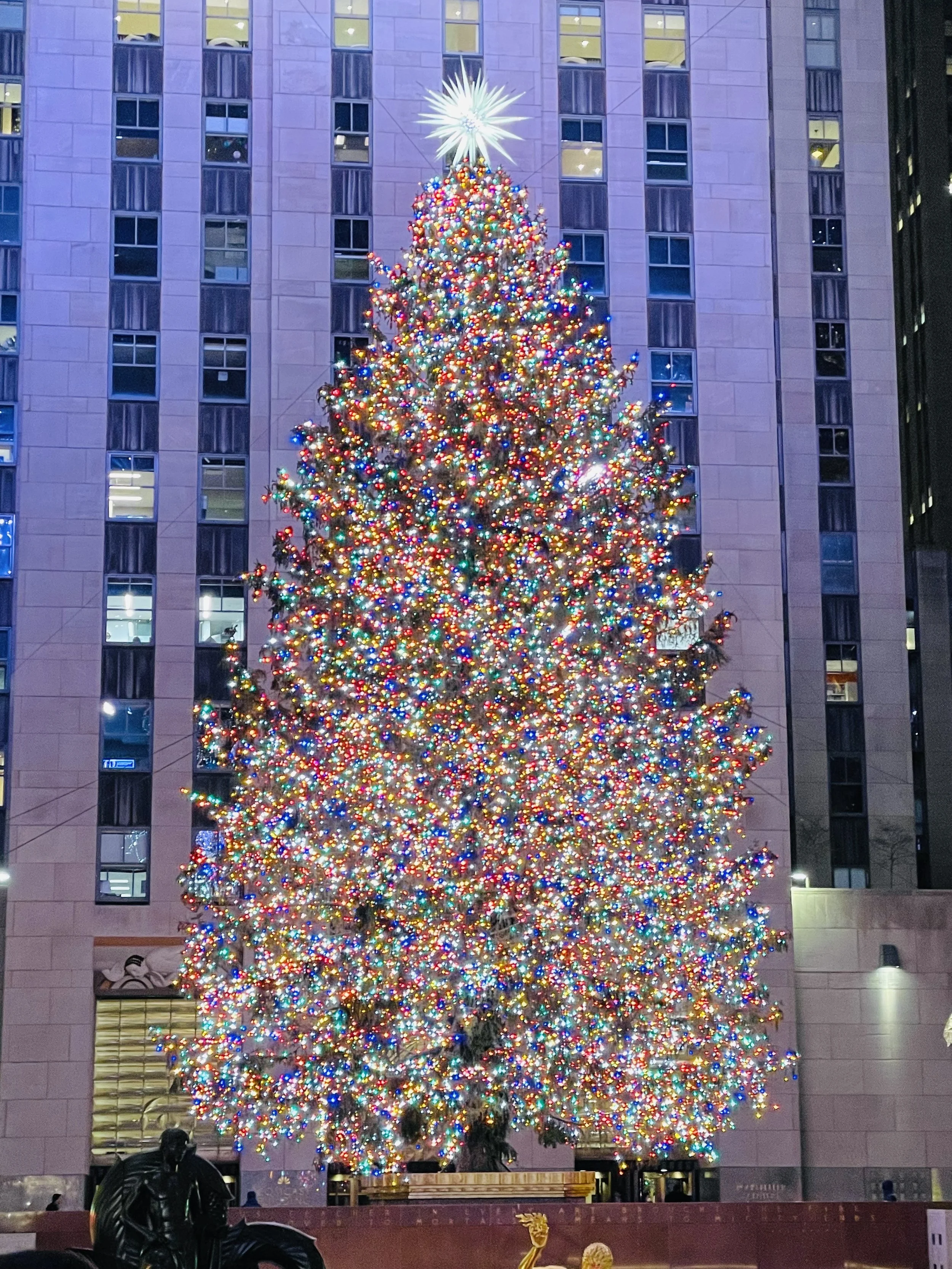 ニューヨーク、ロックフェラーセンターのクリスマスツリー