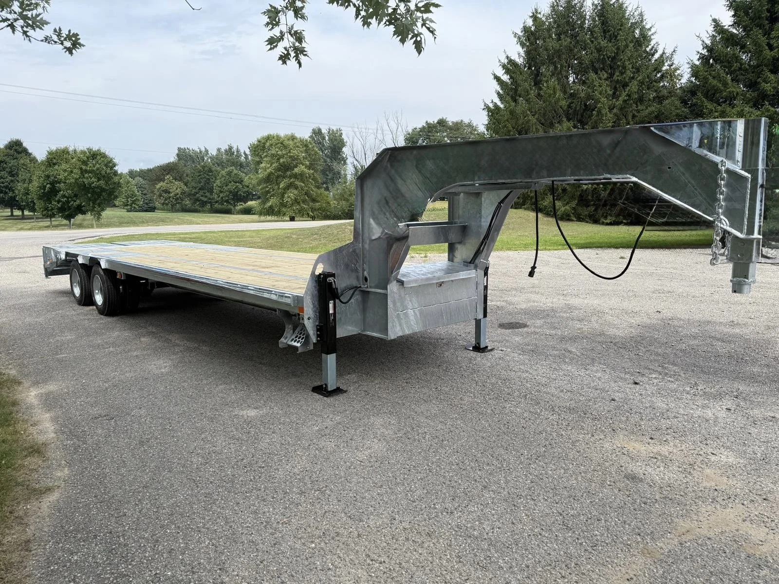 Flat Deck Gooseneck Trailer for Department of Fisheries & Oceans