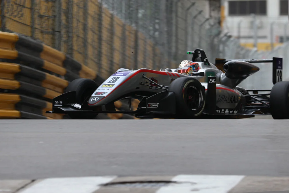 Race Wins for Sims and Green