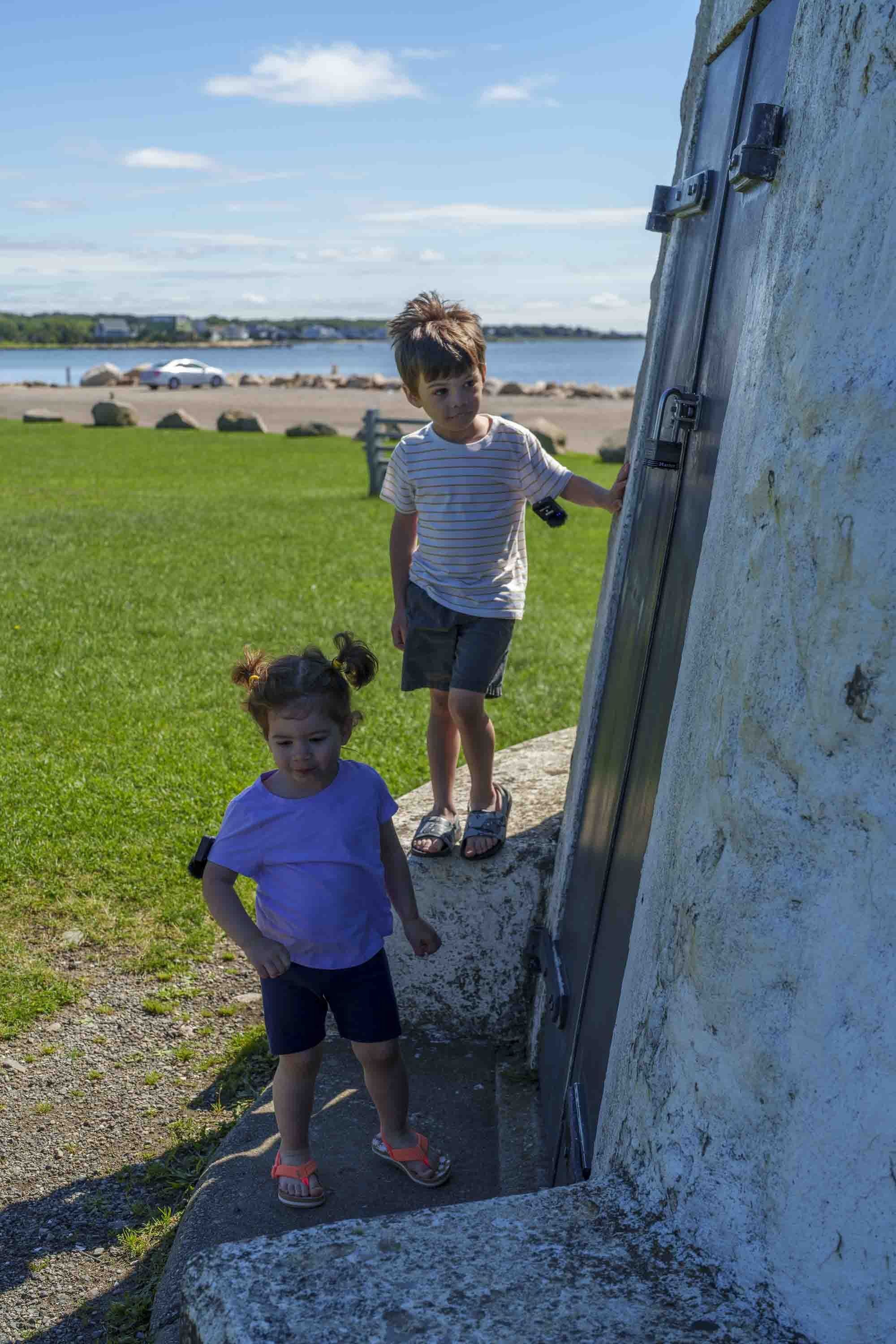 The kids play at Ned's Point Lighthouse during Dad's run. 8/20