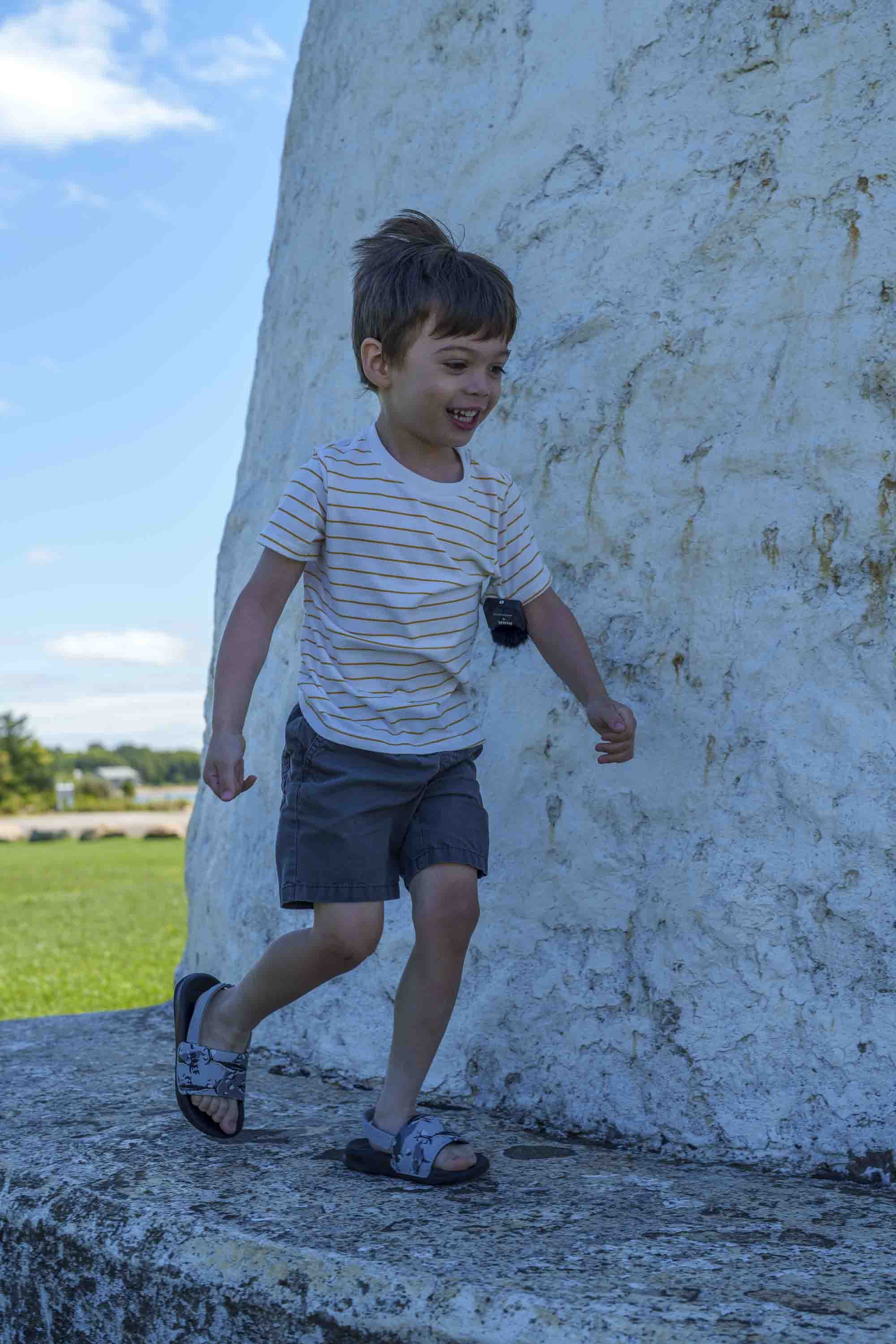 The kids play at Ned's Point Lighthouse during Dad's run. 8/20