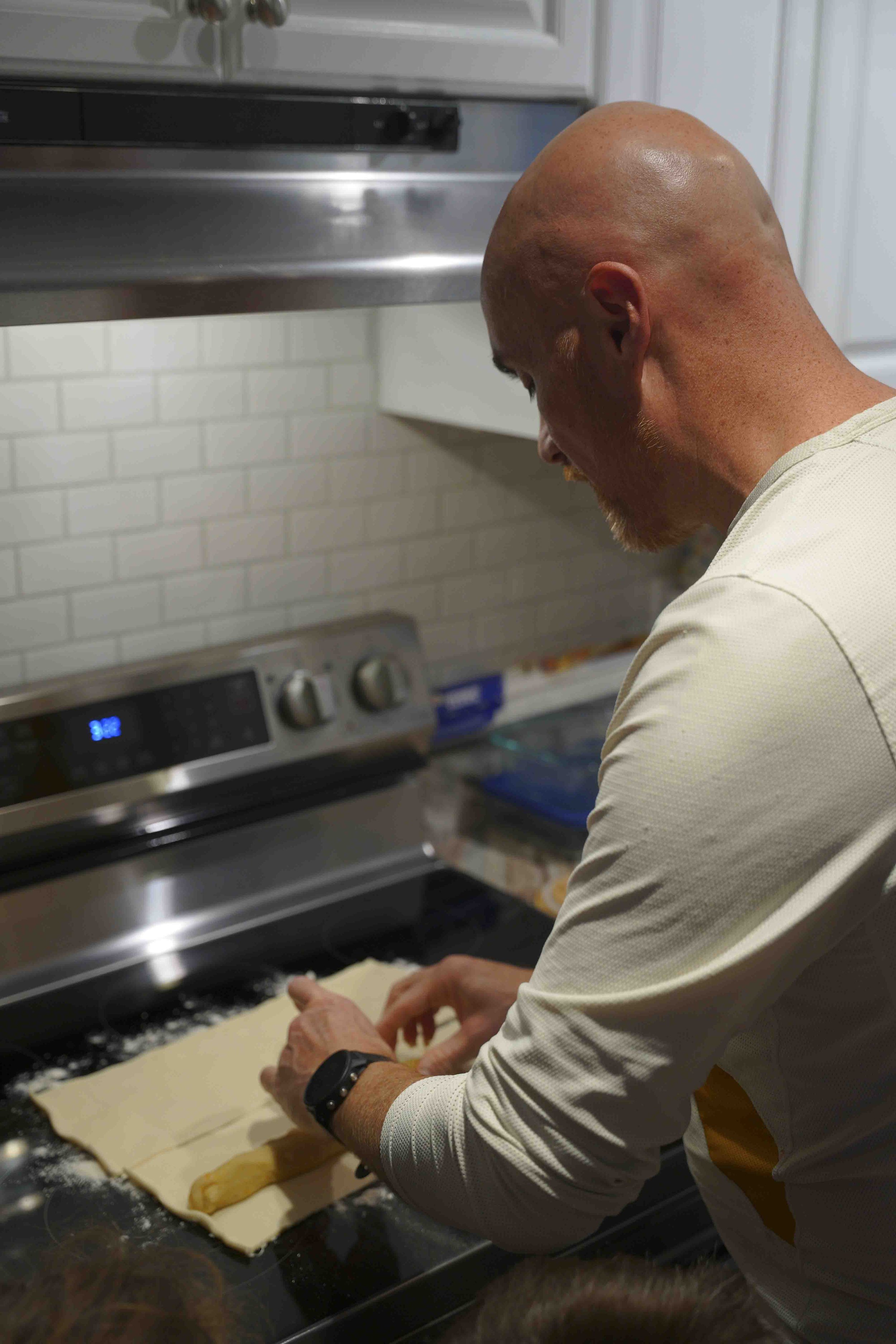 Making holiday kerstkrans