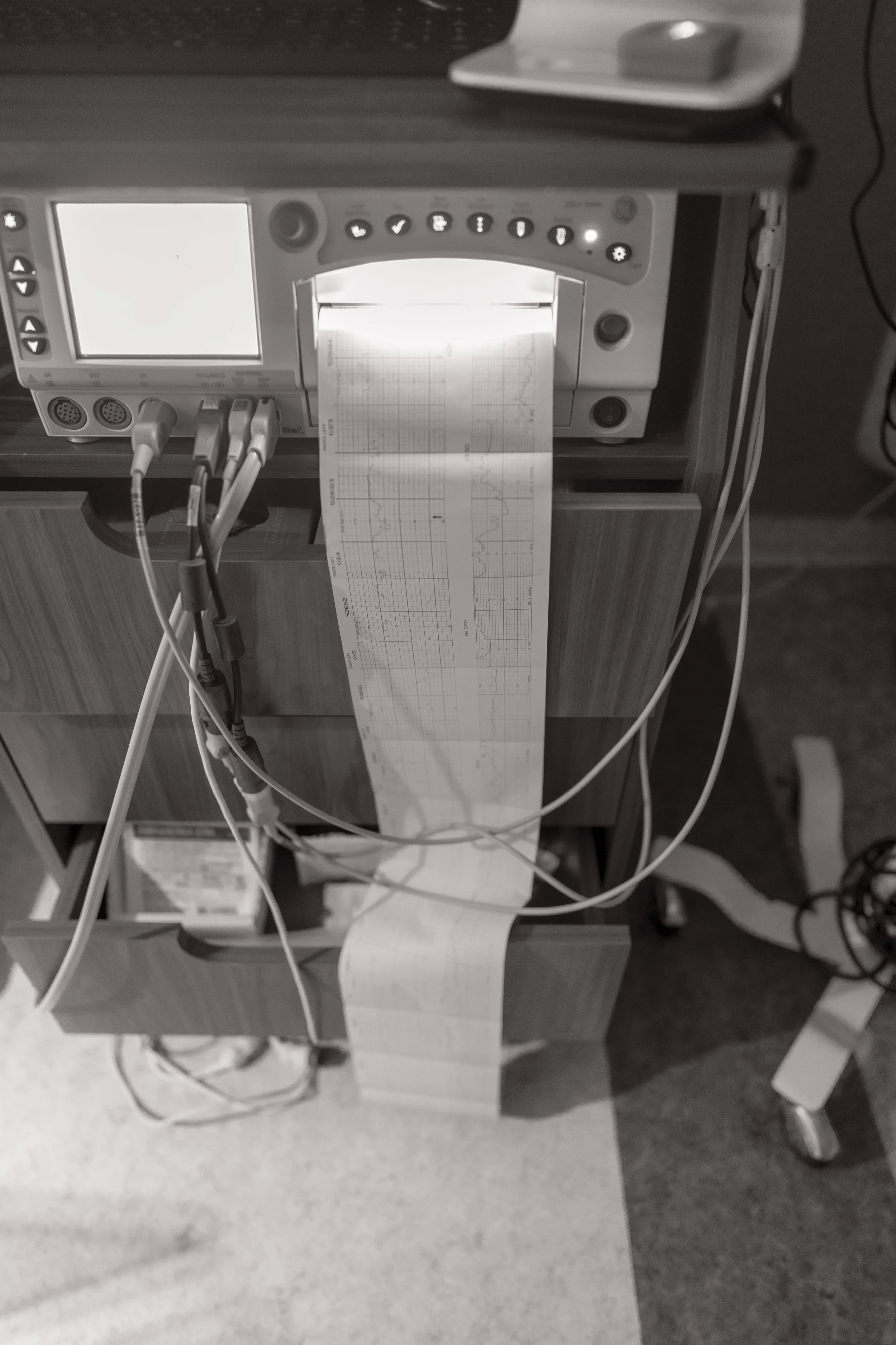 The labor and delivery room, Bud is bored, 8/9