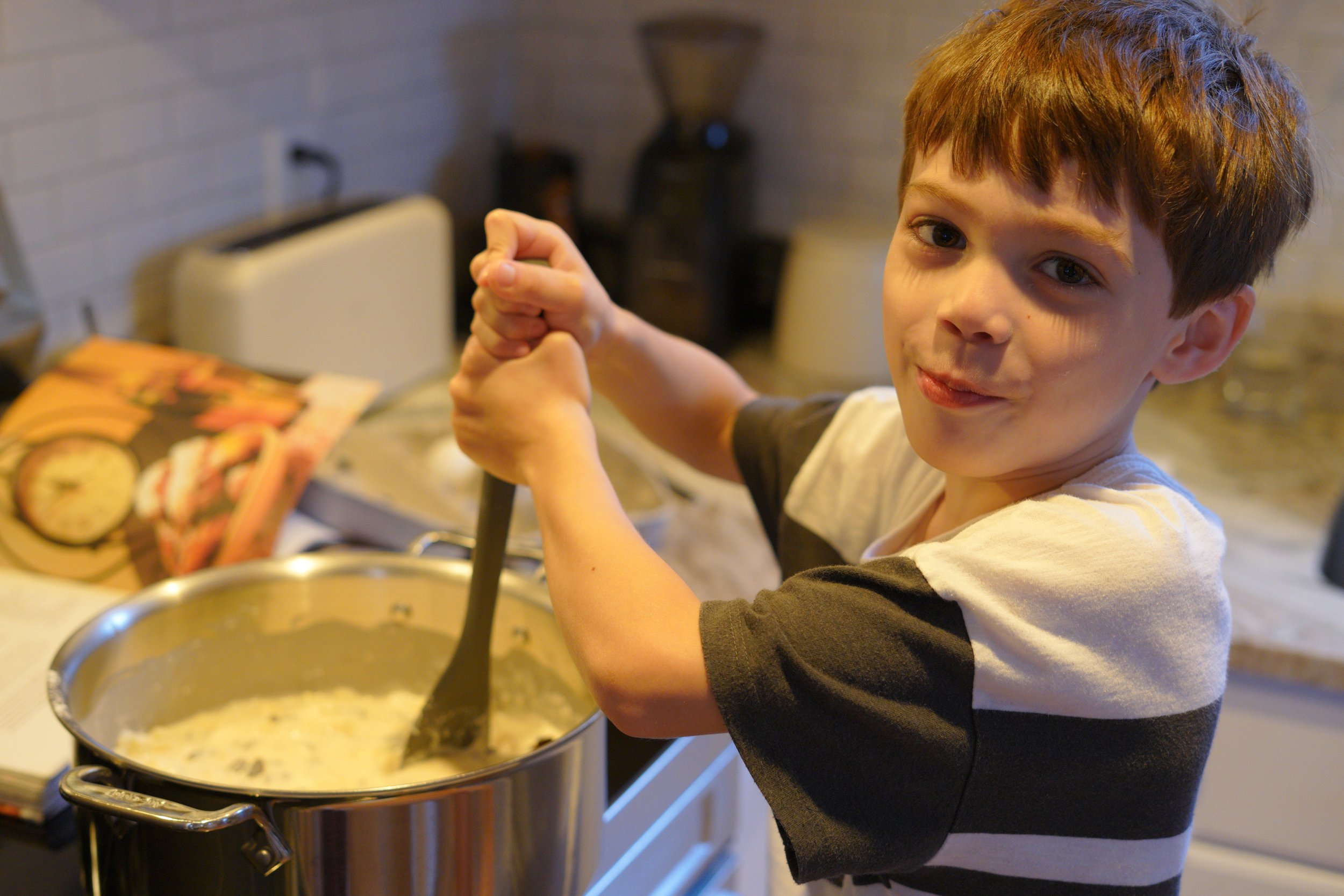 River helping to make Oliebolen