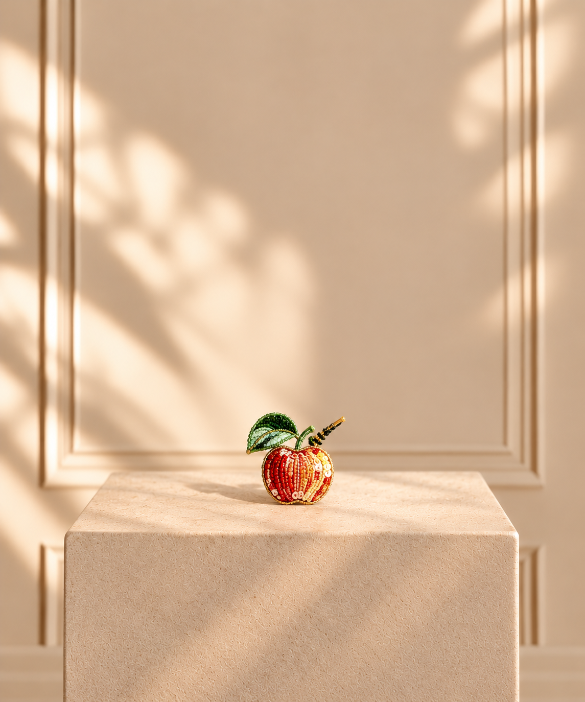 Apfel-Brosche von Trovelore