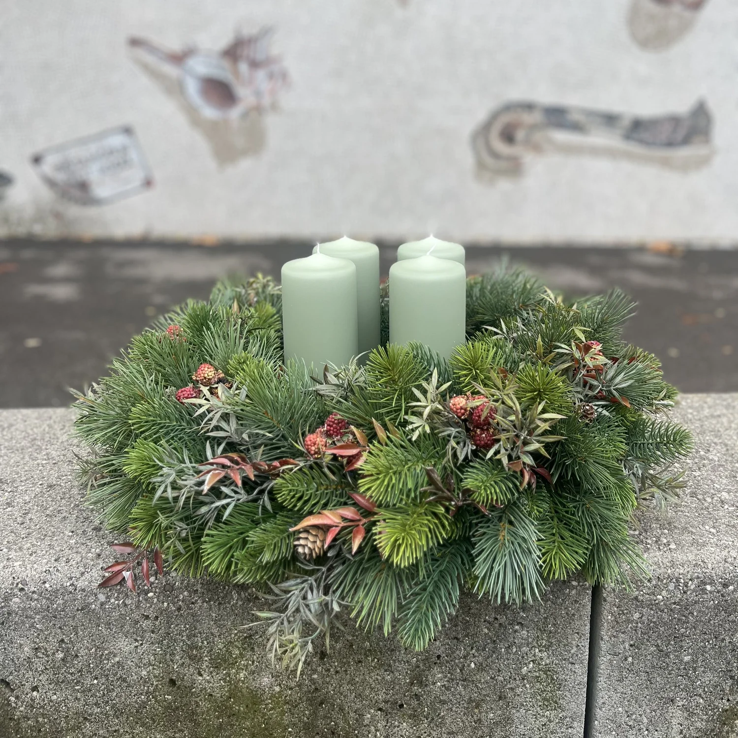 Künstlicher Adventskranz – handgebunden & wiederverwendbar — Froilein Blume
