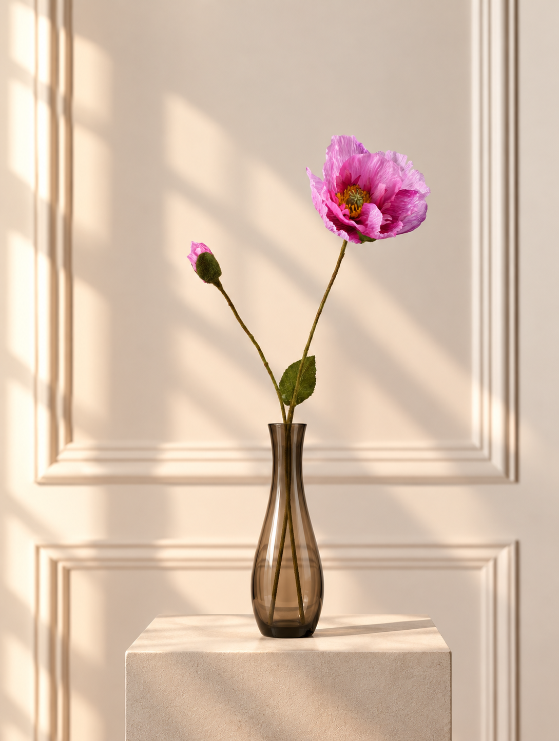Elegante Mohnblumen im Sonnenlicht.png