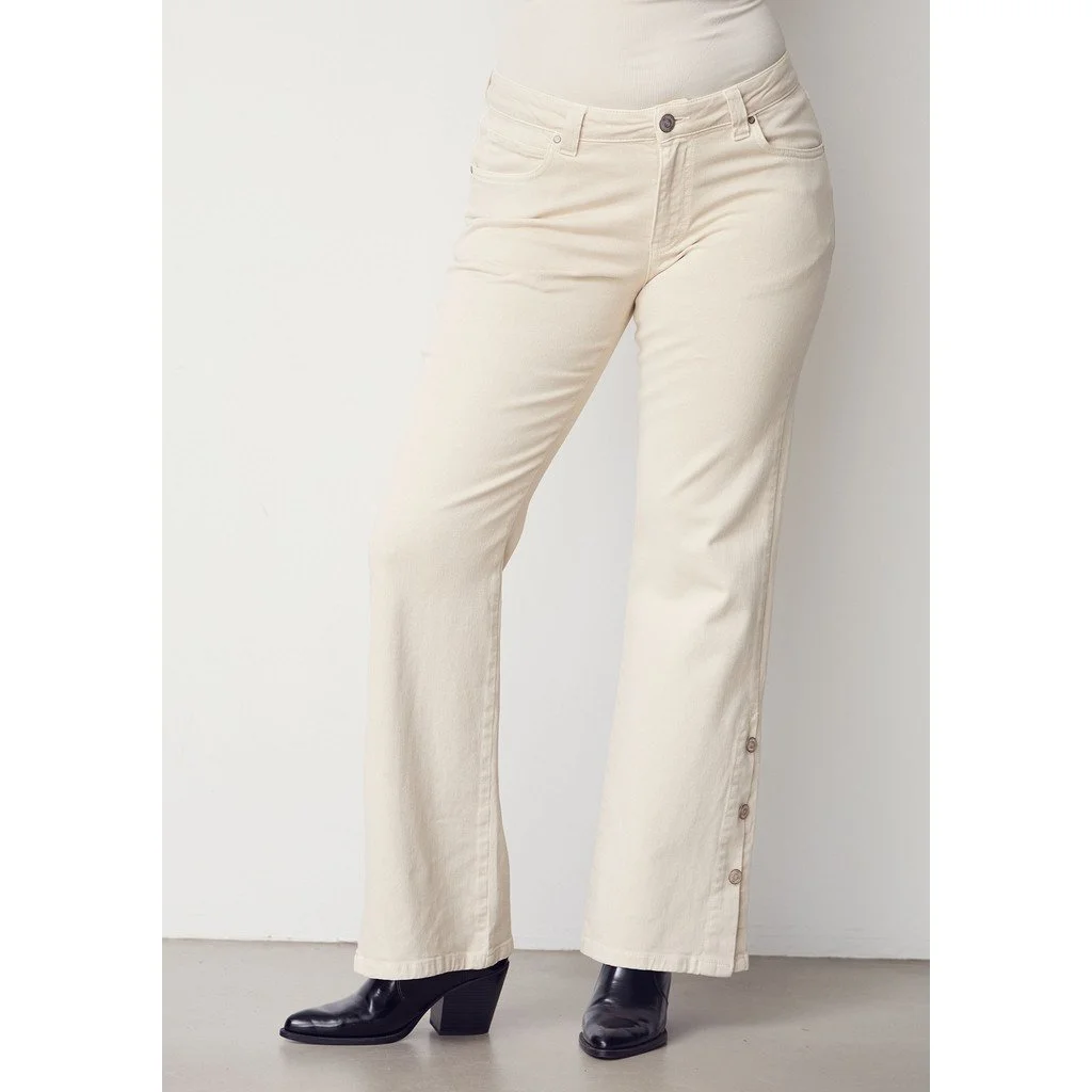57858-Como-Twill-Button-Pant-346-Desert-Outfit-Front.jpg