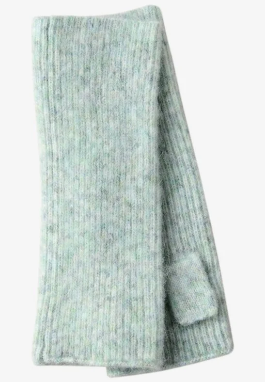 572845 c.jpg