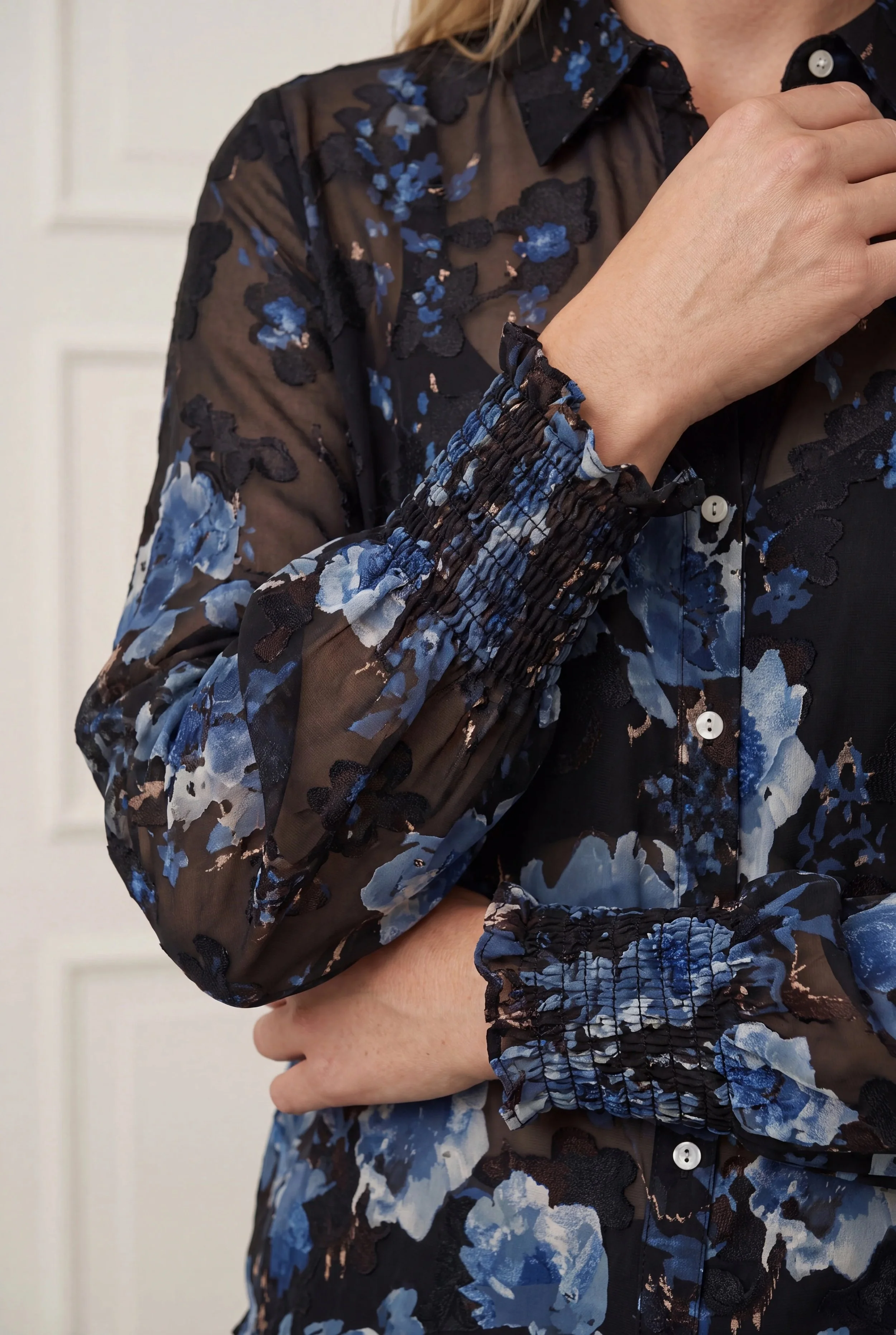56339 - Vibse Shirt - N44 Flower Border - Extra 3.jpg