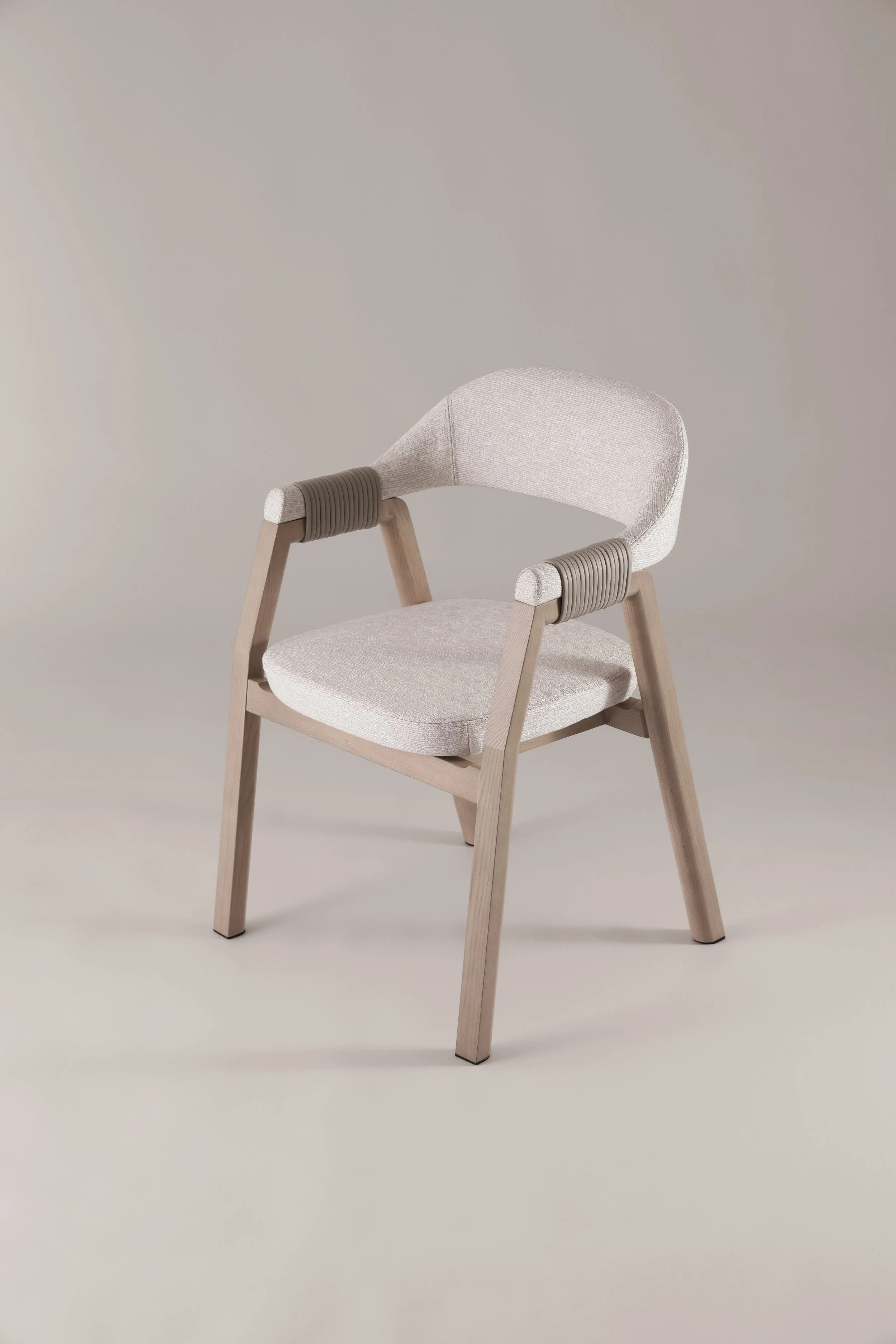 sculptural-wooden-chair-the-touch-studio.jpg
