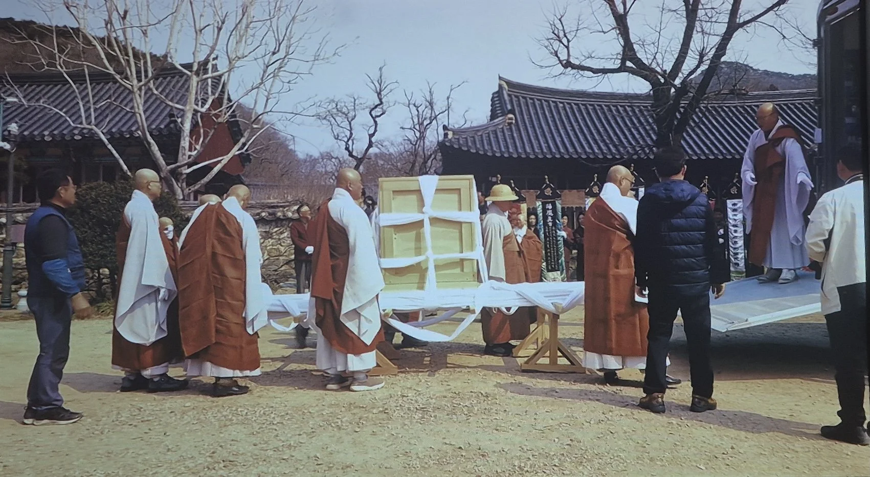 Between Presence and Display: Sacred Objects and the Making of Collectability in South Korea