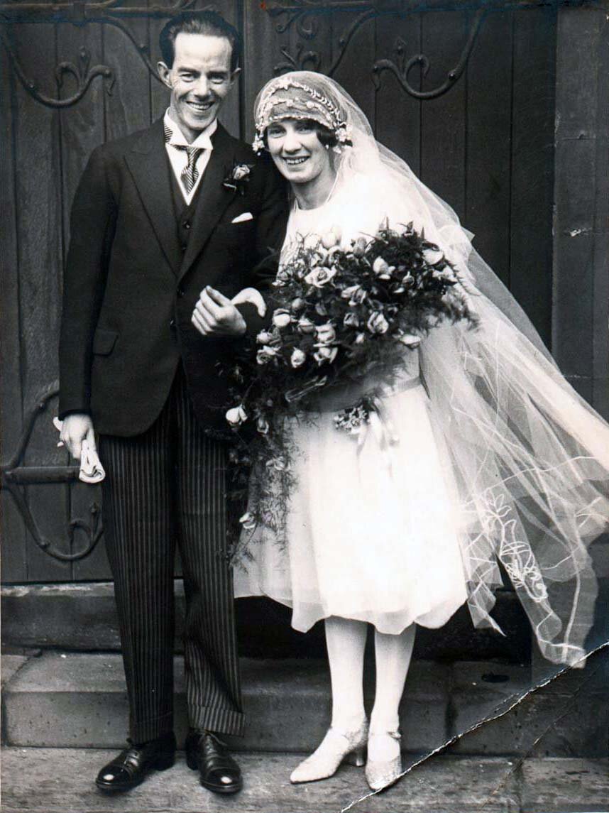 William Norman Phillips (son of Catherine Middleton Burgess and George Sydney Owen Phillips) and his bride, Edith Winifred Tidcombe on their wedding day in 1898.