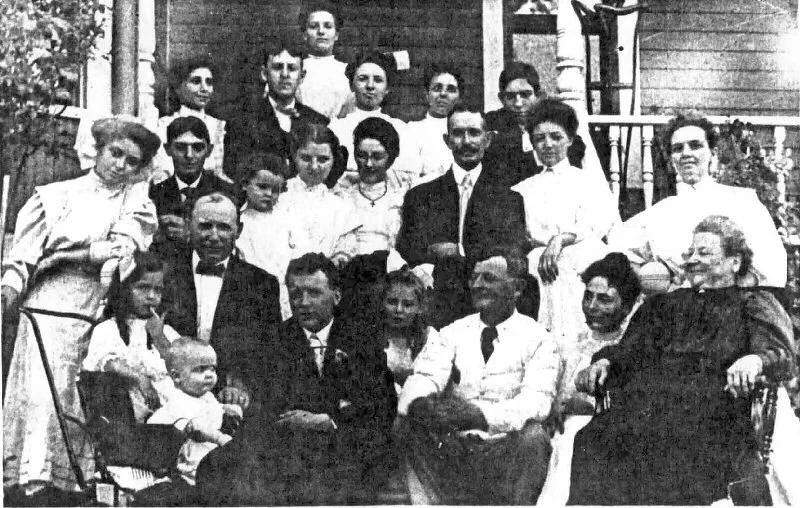 Eliza DRAPER and family 1908