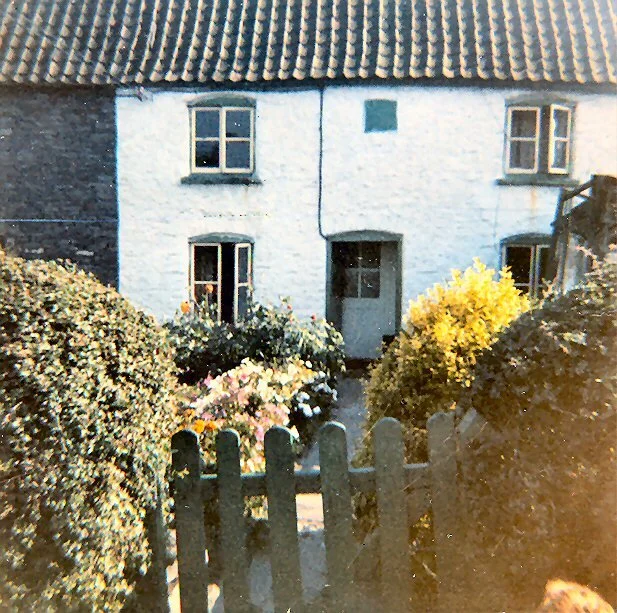Family-home-38-Victoria-Road-North-Common-Bristol-1960-1966