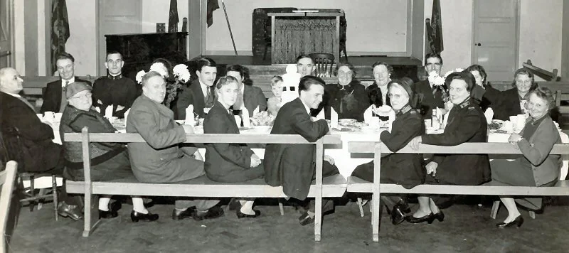 Silver wedding of Florence Eveline Jenner (Eve) & Edward William Burgess Baglin (Ted) & family