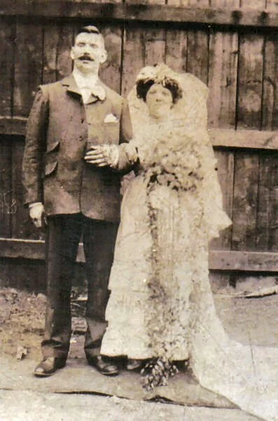 Wedding in 1906 of James Baglin (1874) and Maud Baldwin (1885)