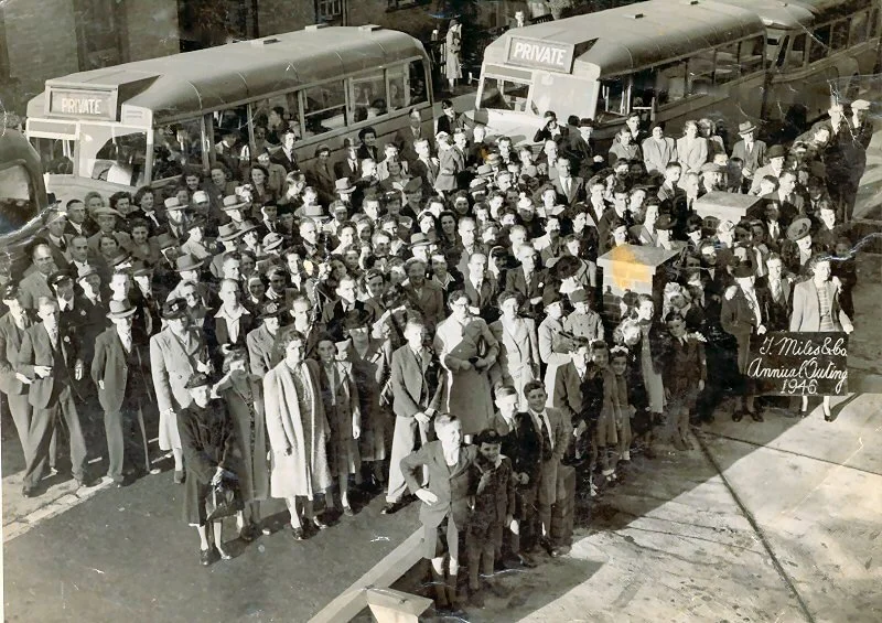 J Miles & co annual outing 1946