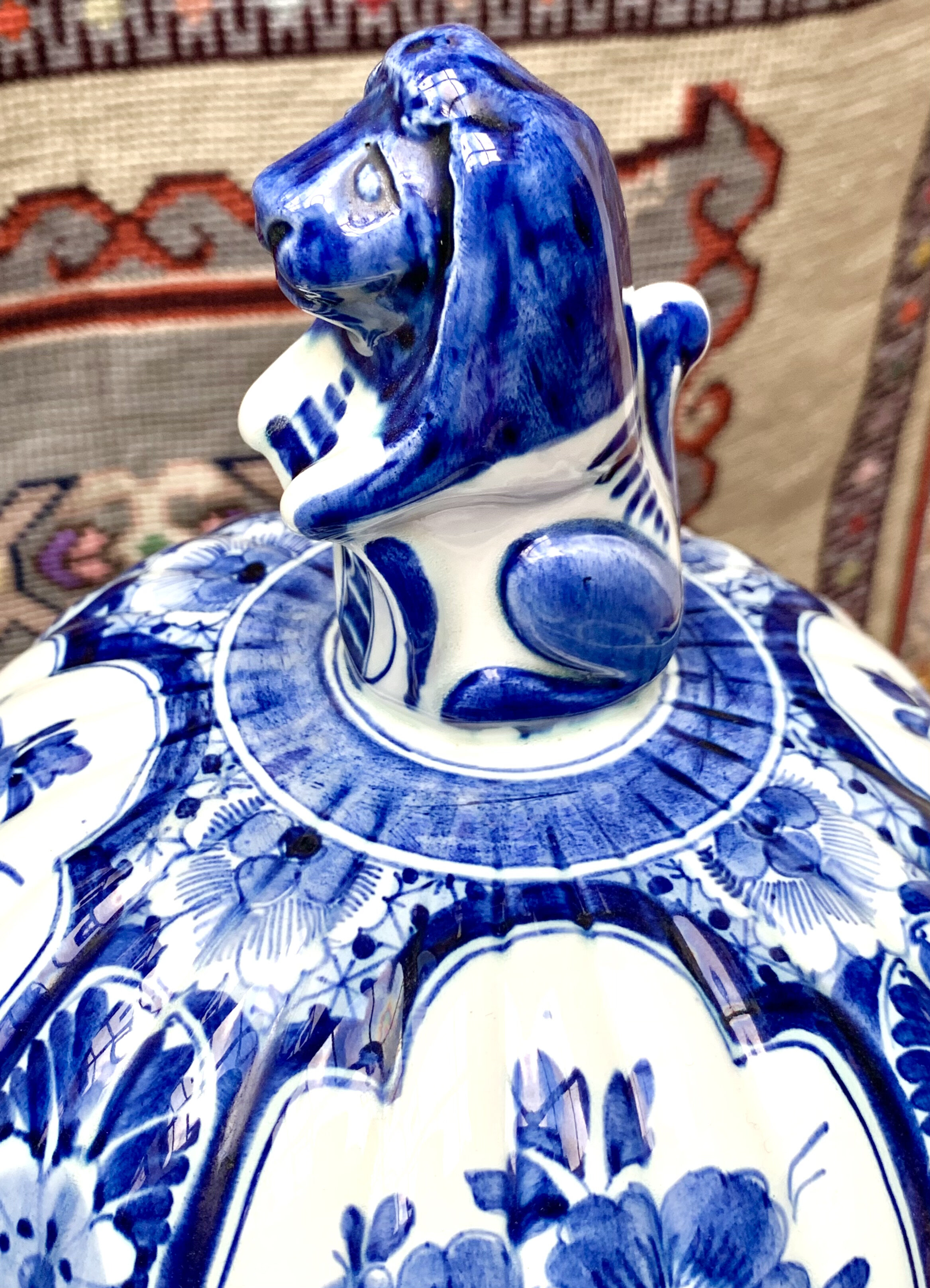 Lion Finial