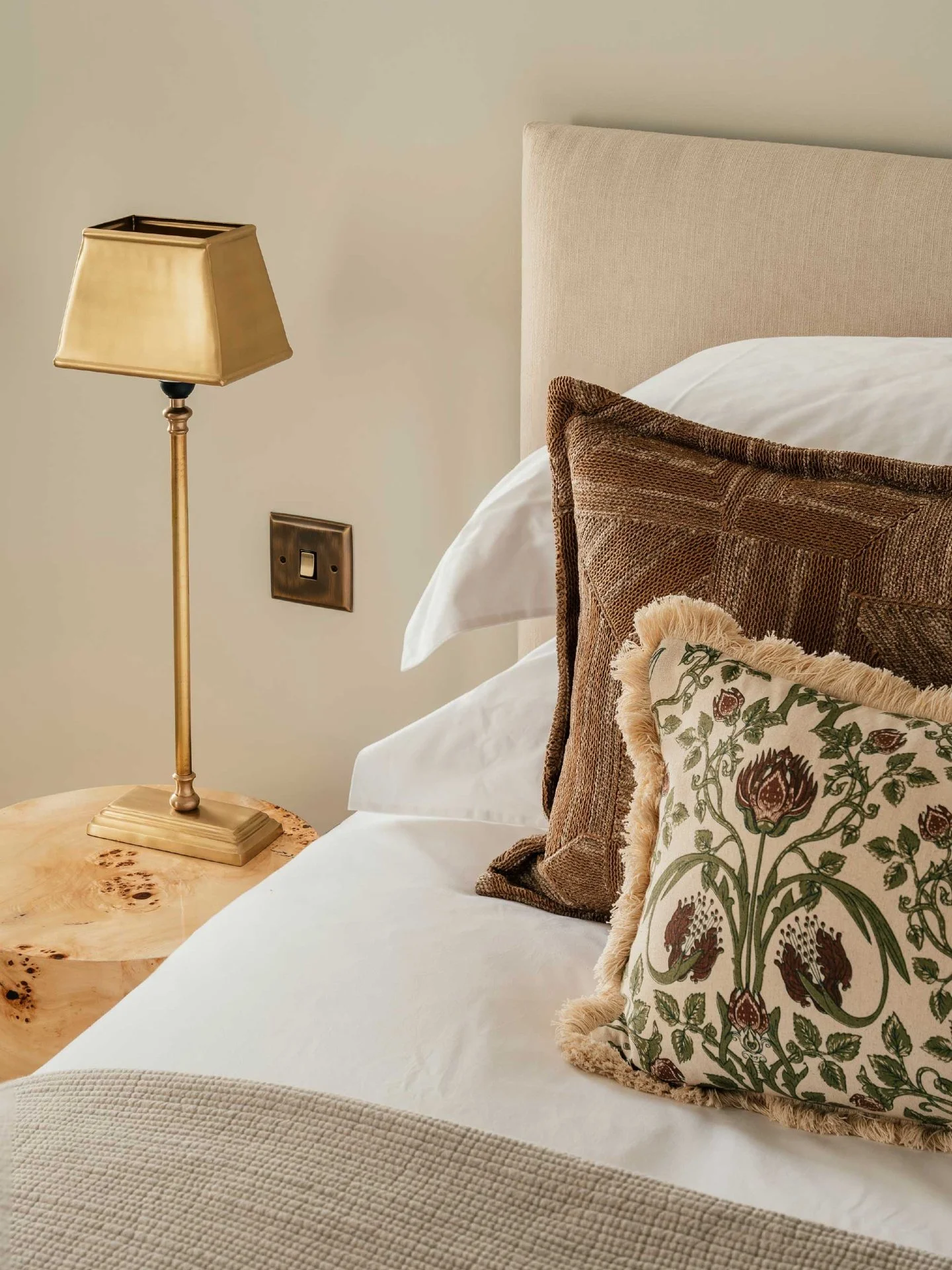 ✨ Love this look? Inspired by our sister brand The Feathers Hotel by @agc_btr, we can recreate this look in your own property, drawing from the same design expertise and attention to detail.

Discover more and book your consultation today.

📸: @toma