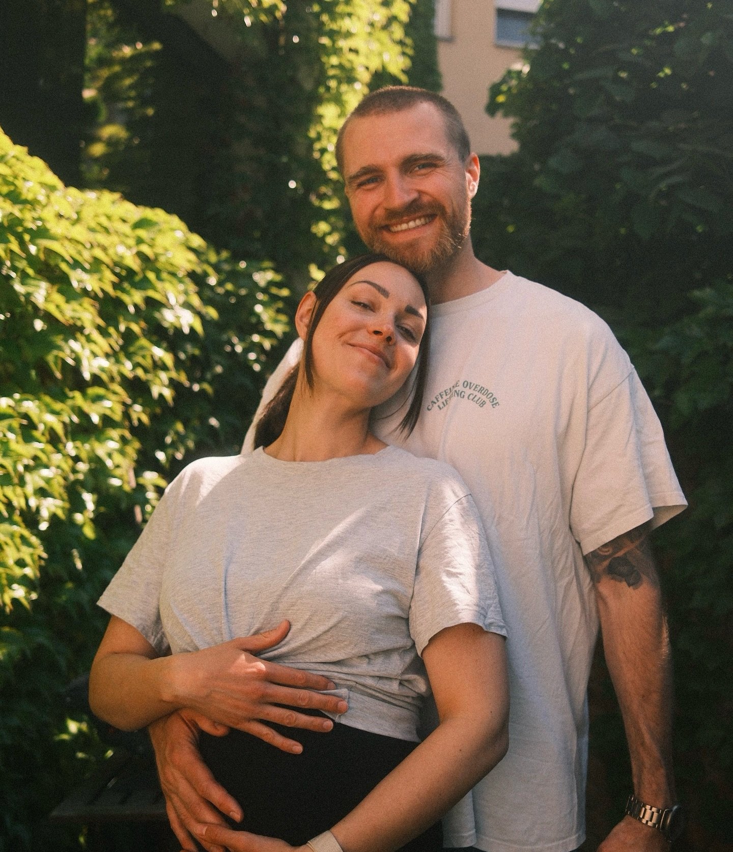 Wir haben Zwergi 1 gefragt ob sie ein Geschwisterchen m&ouml;chte. Sie hat NEIN gesagt 🌝
Wie zu allem anderen auch. 

Unsere Familie w&auml;chst. Wir freuen uns auf Zwergi 2 und ein neues Abenteuer zu f&uuml;nft (inkl. Dackel) &hearts;️

H&auml;tte 
