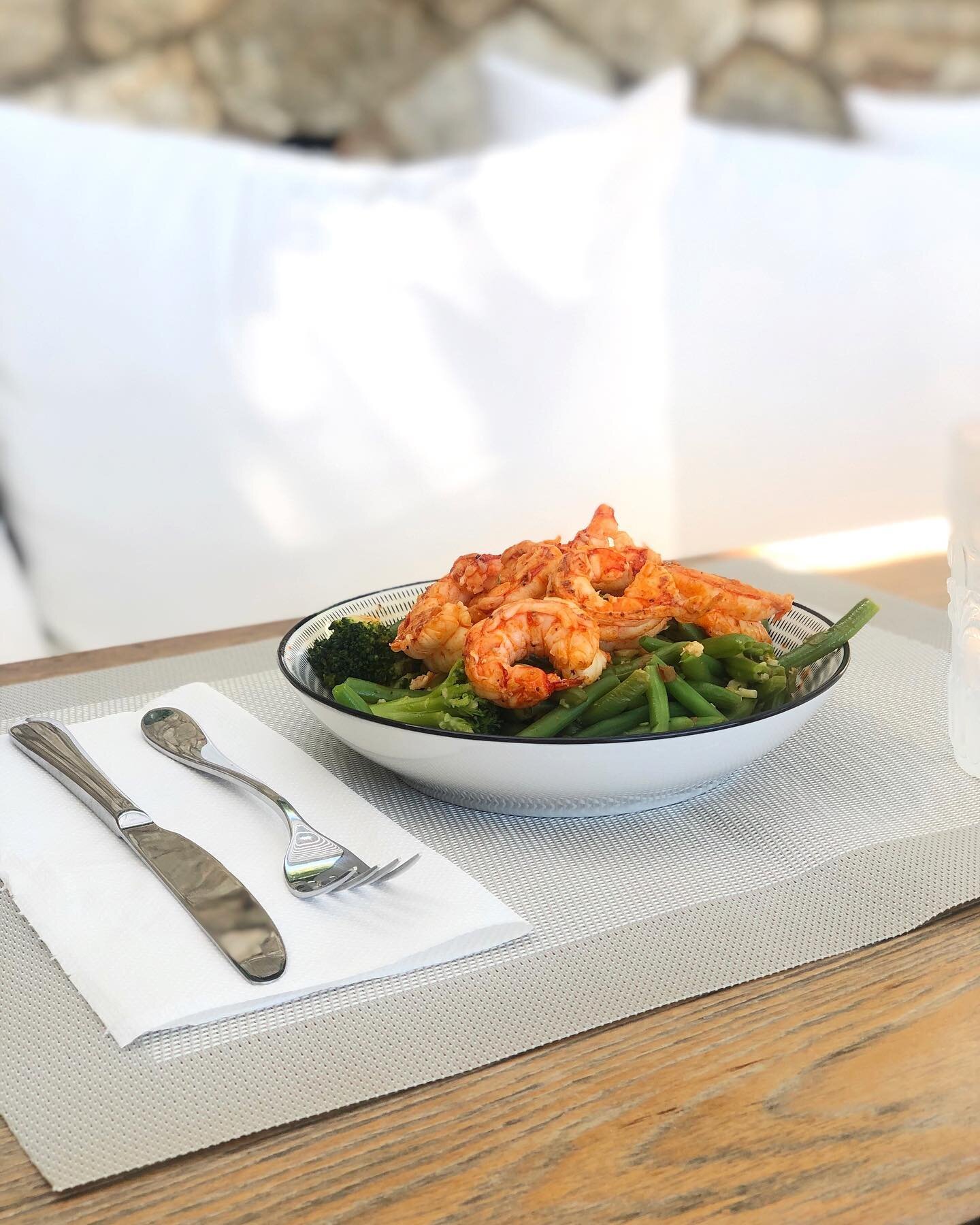 ✅ Private chef ✅ Incredible view ✅ Greek island 

Lemon prawns with a broccoli and green bean salad at villa Helena 

#prawns #lunch #privatechef #privatecook #greek #greekvilla #greece #luxurylifestyle #luxury #luxuryhomes #luxuryrealestate #salad #