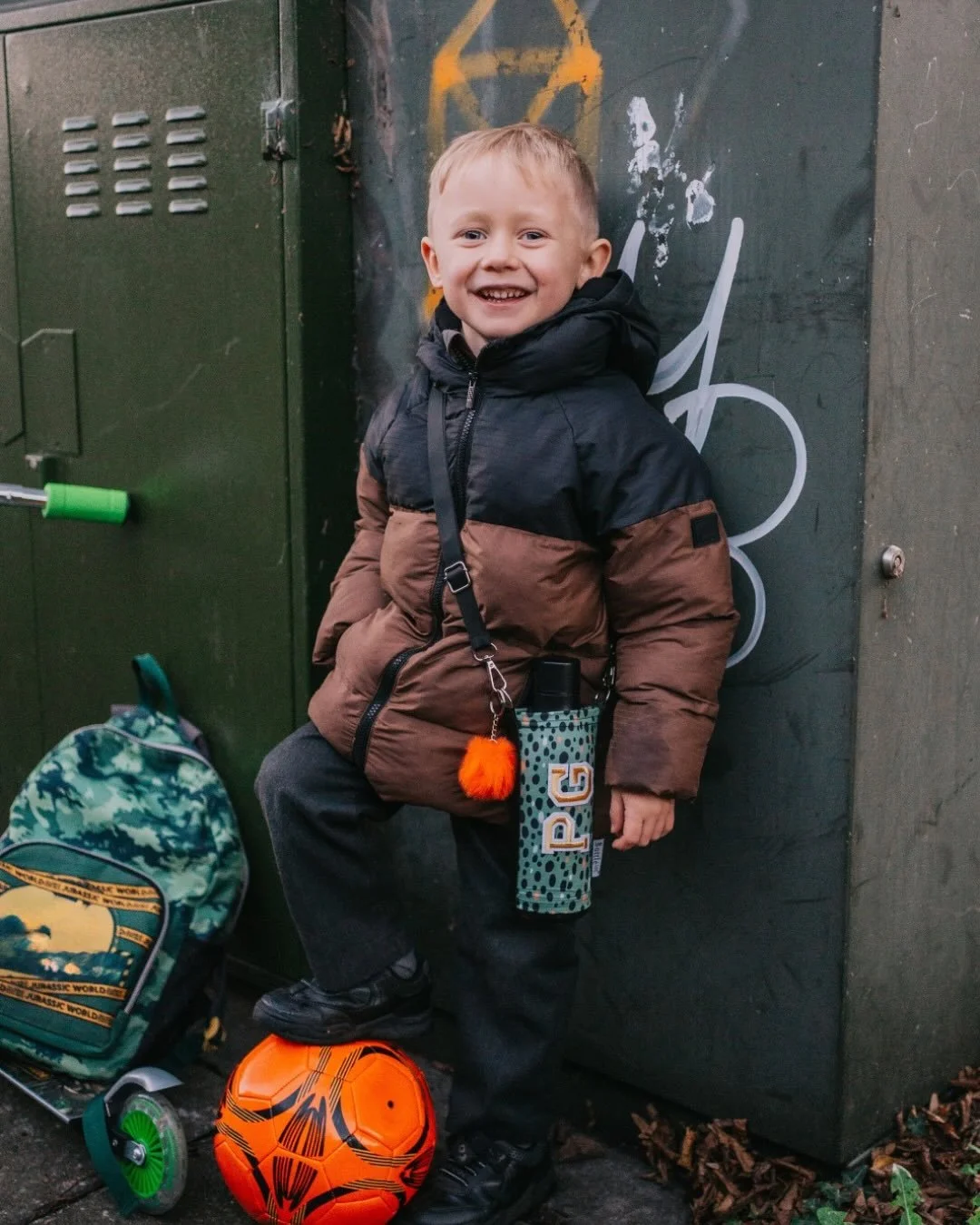 As a child, remembering everything for school isn&rsquo;t always easy&hellip; 🎒

Bottle Soc makes it simple. With a hands-free adjustable strap, bottles stay close keeping your book bag dry and school ready! 

Tap the link in bio to explore your fav