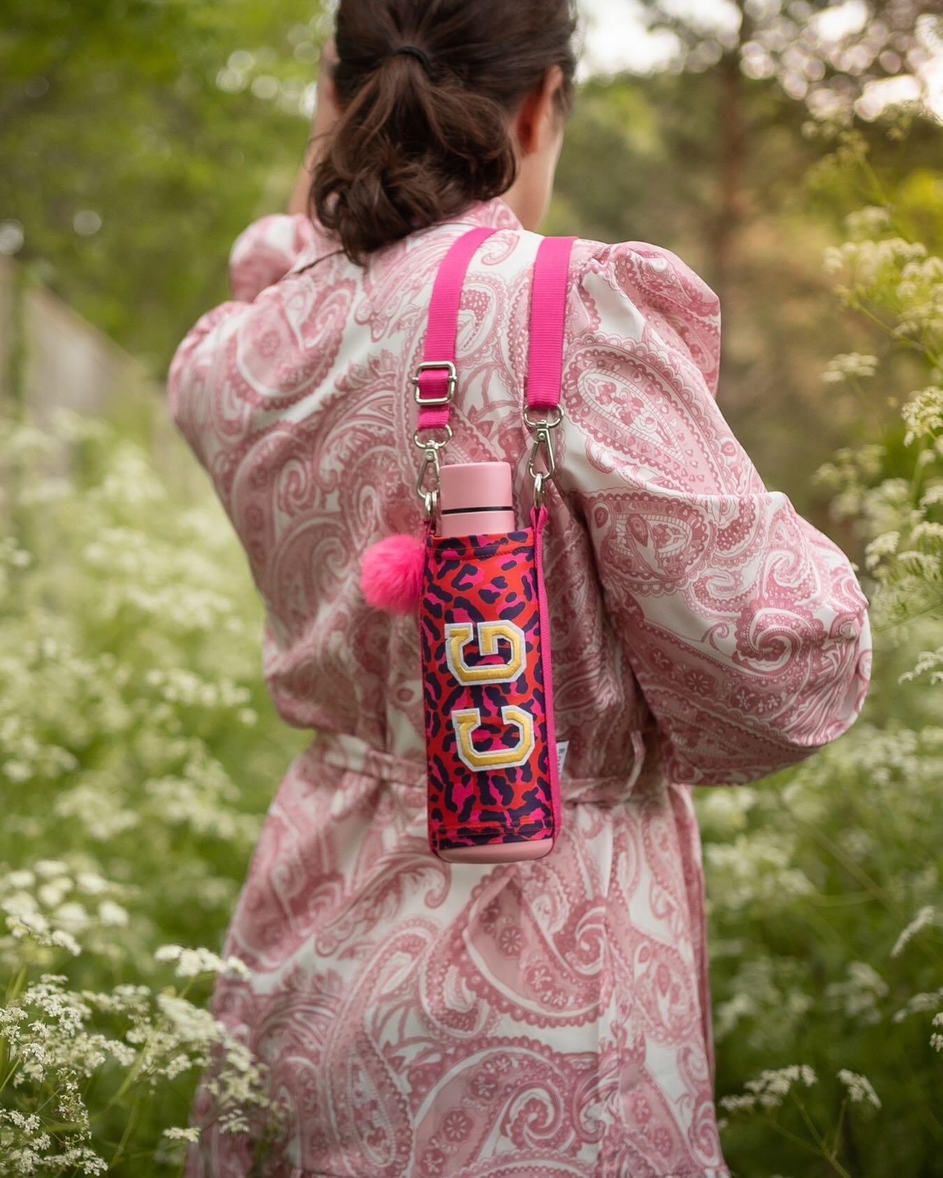 Make your Bottle Soc stand out with our customisable accessories! From our fluffy pom-poms to our iron on letters, you can put your own unique spin on your Bottle Soc. 

Tag us in your customised Bottle Soc photos 🤳

#Bottlesoc #customisation #uniqu