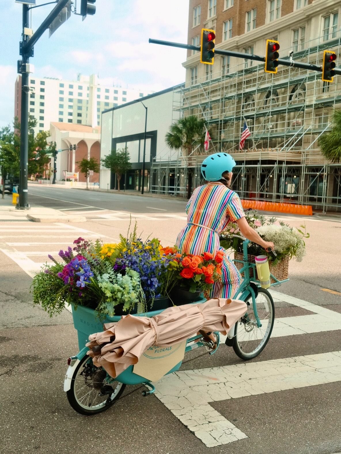 Flower bike for sale! 💐🚲 We had a great ride, but it&rsquo;s time to pass her on. 🥹 

This @madsencycles cargo bucket bike served me so well in business and in life. I bought her in 2022 and we&rsquo;ve made a lot of memories together- markets, ar