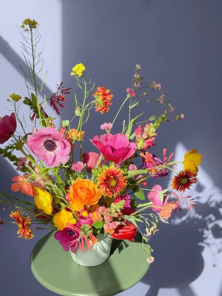Saying goodbye to the poppies, phlox, and ranunculus in the garden 🥲 Hello to lisianthus! 😍

Last month was all about using as many poppies as possible everywhere. This was my first time growing them in the garden, and I did it from plugs. Will def