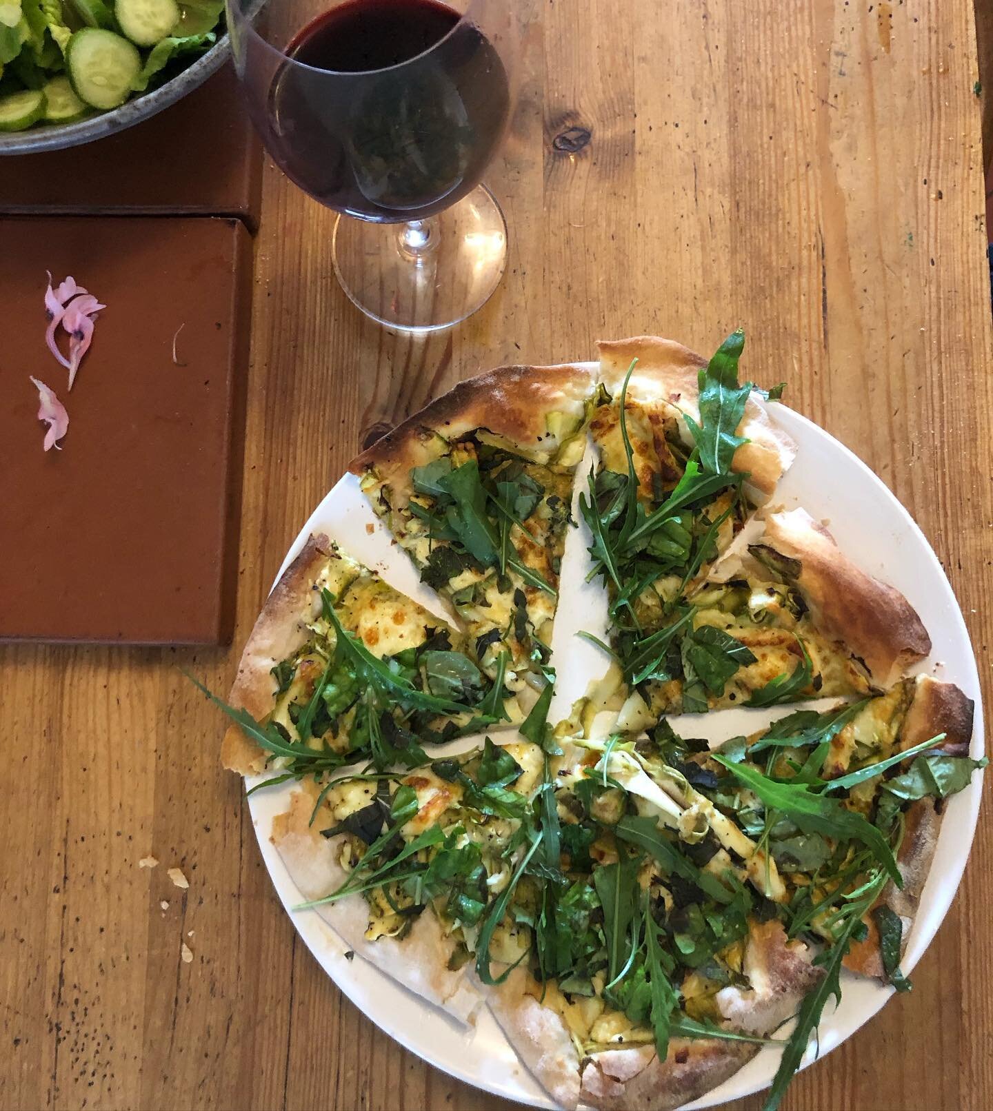 Courgette, chilli, lemon &amp; caper pizza with @handstretchedcheeseco mozza, @cawsteificheese Caerfilli and lashings of mint, basil &amp; rocket