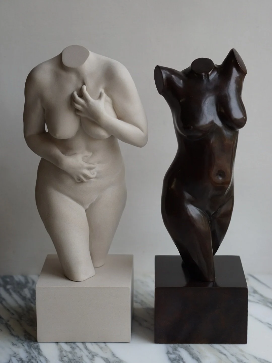 A tale of two halves 🤍 🖤

This wonderful woman opened up to us about her struggles with anxiety and how she wanted to represent this in sculpture form. The first being the pain she feels in her stomach and the racing of her heart and the second bei