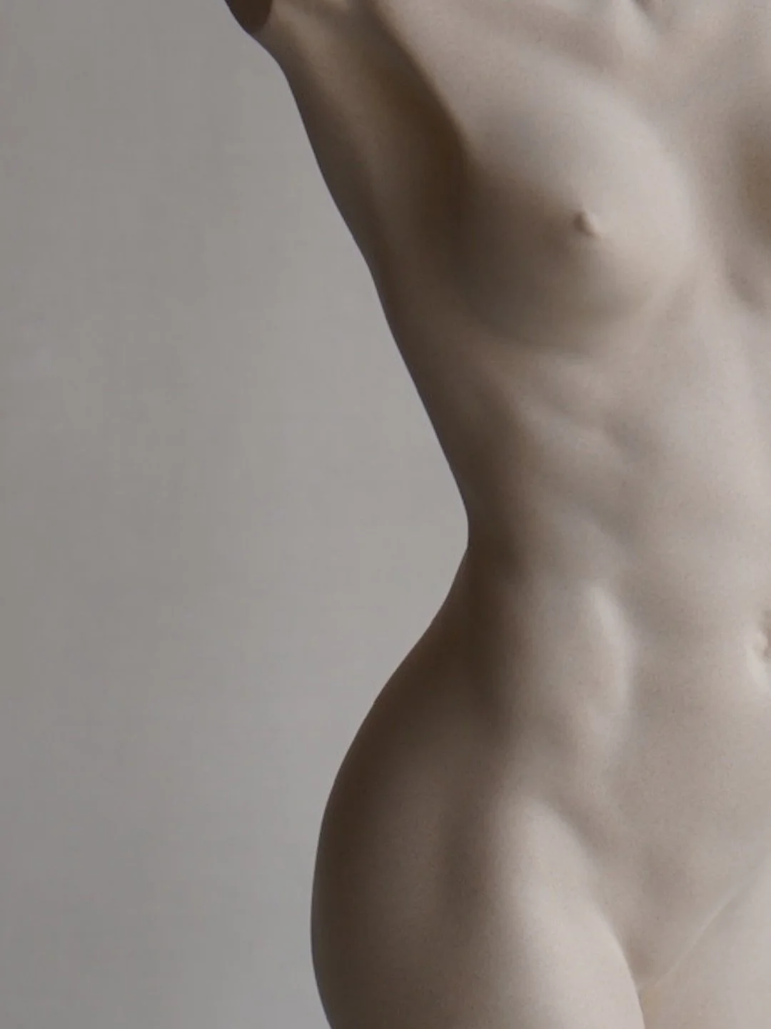 Up close with our Lyme finish 🦢

Inspired by the classical sculptures you&rsquo;d find in a museum, our Lyme finish captures every intricate detail, all the little things that make you, you 🤍