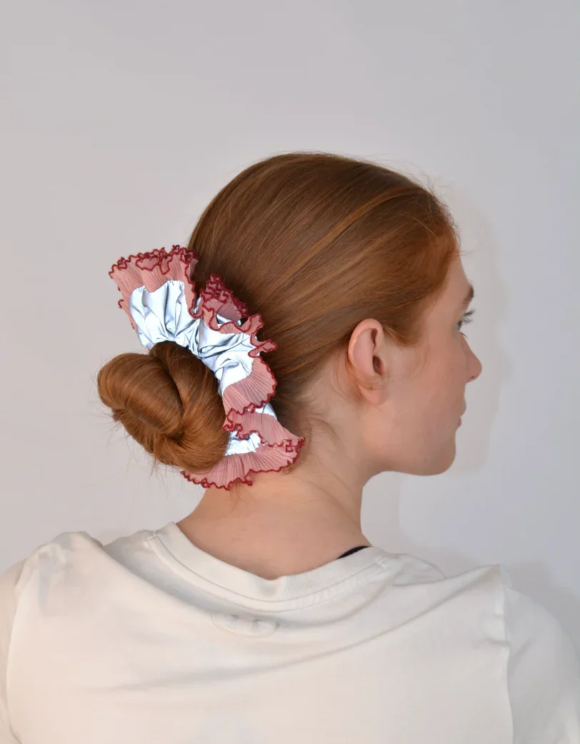  Staise Candy Glow Scrunchie - £22  
A fun and practical glow-in-the-dark scrunchie for the runners in your life
