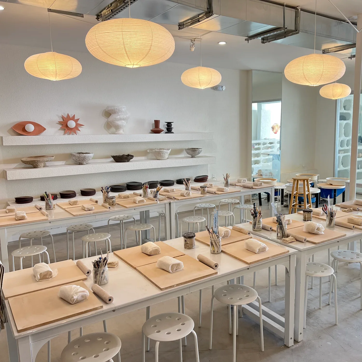  LA - Two Faced Pottery Subscription  
Book in for one off workshop, or give the gift of a block of wheel throwing classes and learn a skill for life! 