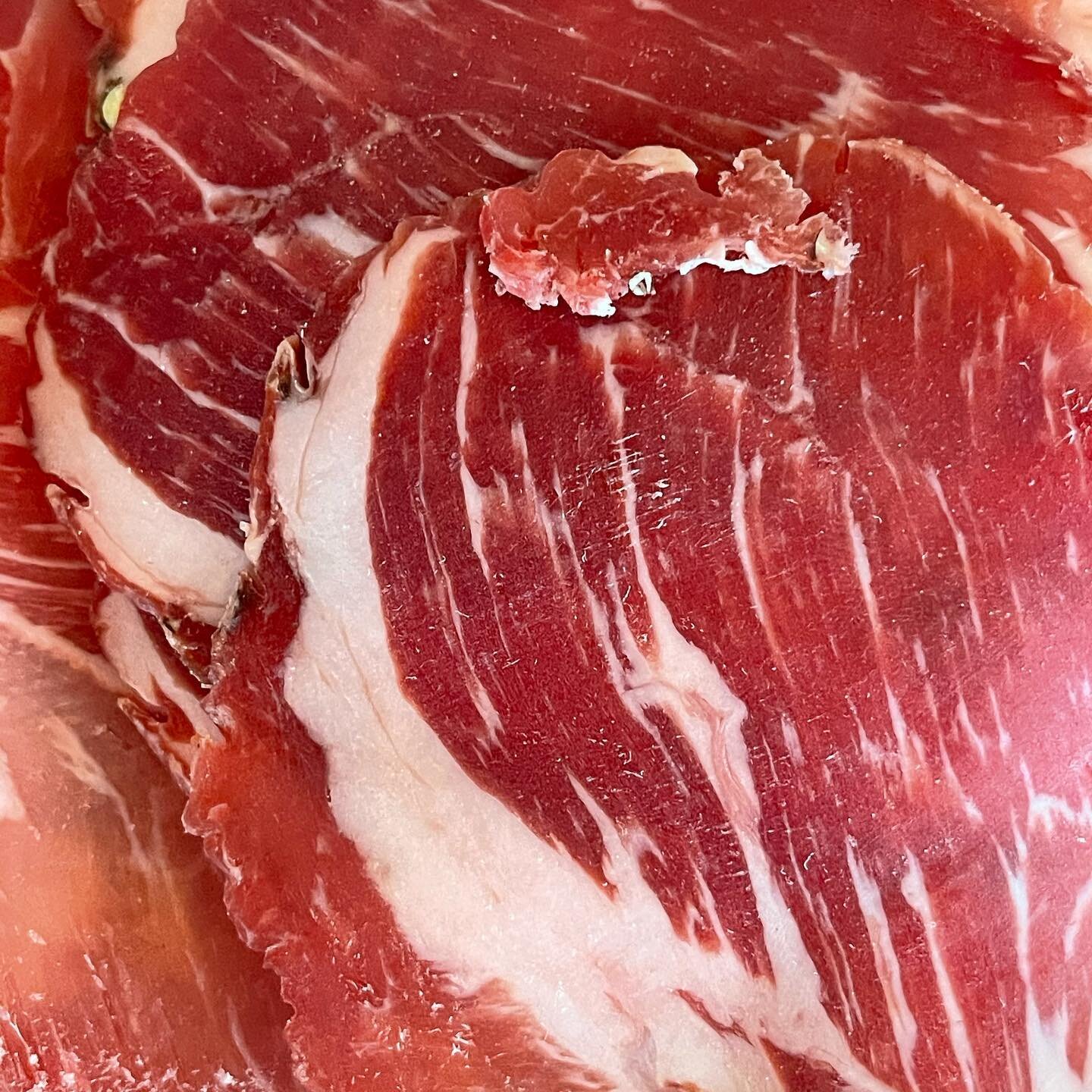 Coppa from Cuneo, Piedmont. What a treat to have snagged a load at a good price so we can throw it on with abandon like crazy millionaires. Oooh look at that marbling...⁣
⁣
⁣
#breadstall #northcoteroadfood #londonfood #pizzapizzapizza #sourdoughclub 