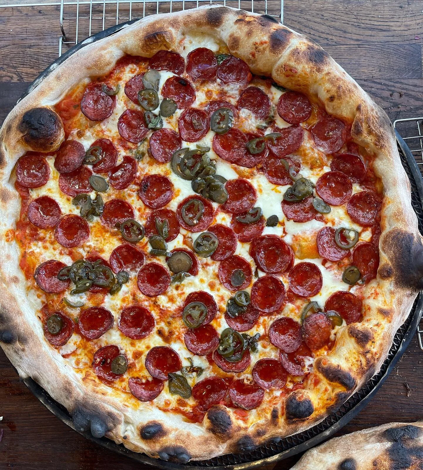 ⁣
They&rsquo;ll be like this all day long....⁣
⁣
- [ ] #breadstall #northcoteroadfood #londonfood #pizzapizzapizza #sourdoughclub #southlondonpizza #sourdoughbaking #sourdoughstarter #margeritapizza #pizzalover #londonfoodie #londonfoodspots #breadta