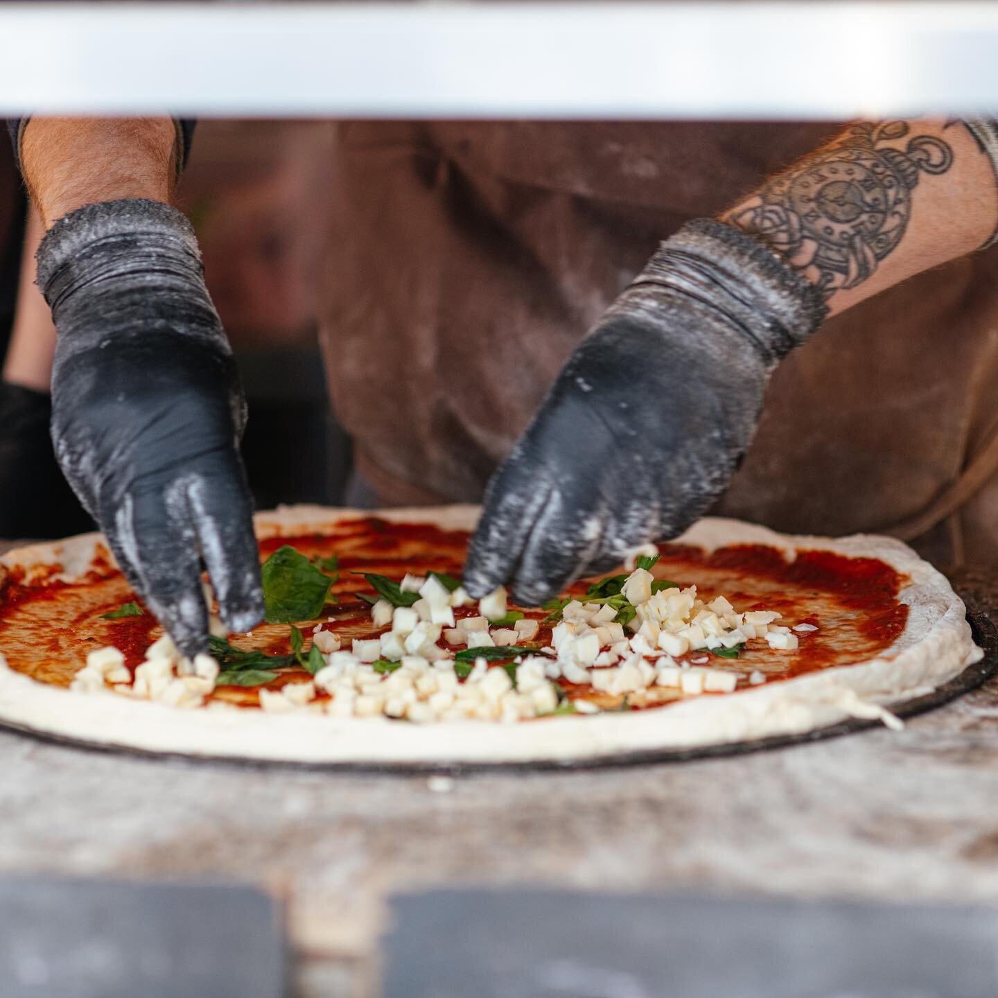 This Mother&rsquo;s Day....say it with flour. ⁣
⁣
The last thing she wants to do on her special day is cook yet another meal for you reprobates, so why not bring her a pizza? - [ ] #breadstall #northcoteroadfood #londonfood #pizzapizzapizza #sourdoug