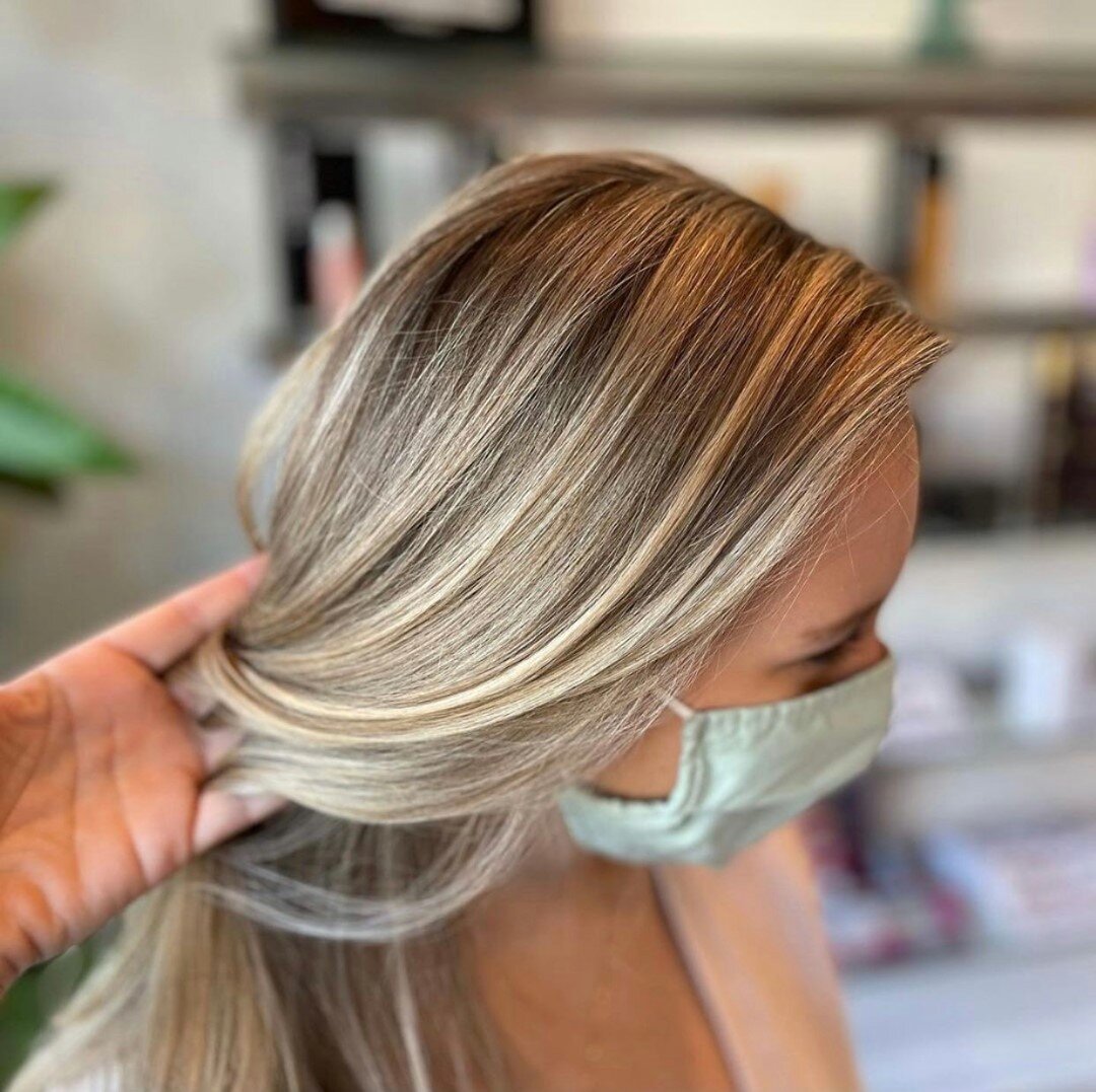 Butter cream blonde! Just in time for Easter! ⠀
⠀
We&rsquo;re loving this dimensional blonde! Did you know leaving dimension makes your blonde pop??! @lisastango ⠀
⠀
#mainlinehair⠀
#ardmorehairstylist⠀
#pahairstylist⠀
#mainlinebalayage⠀
#mainlinehair