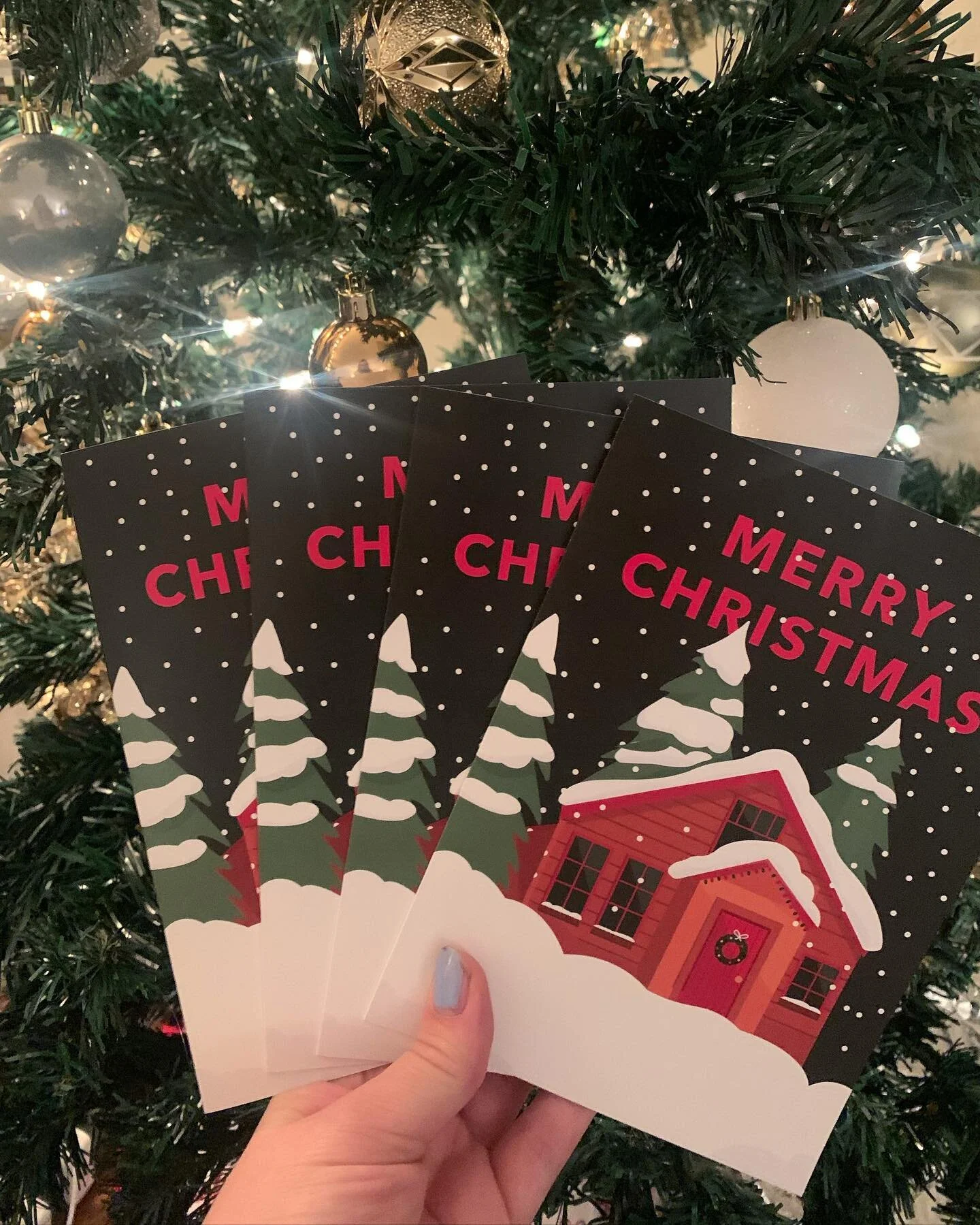 Packaging up the last of my Christmas Card orders 🎄

#christmas #christmastree #holidayseason #holidays #smallbusiness #smallartist #supportsmallbusiness #etsyseller #etsyshop #smallartistsofinstagram