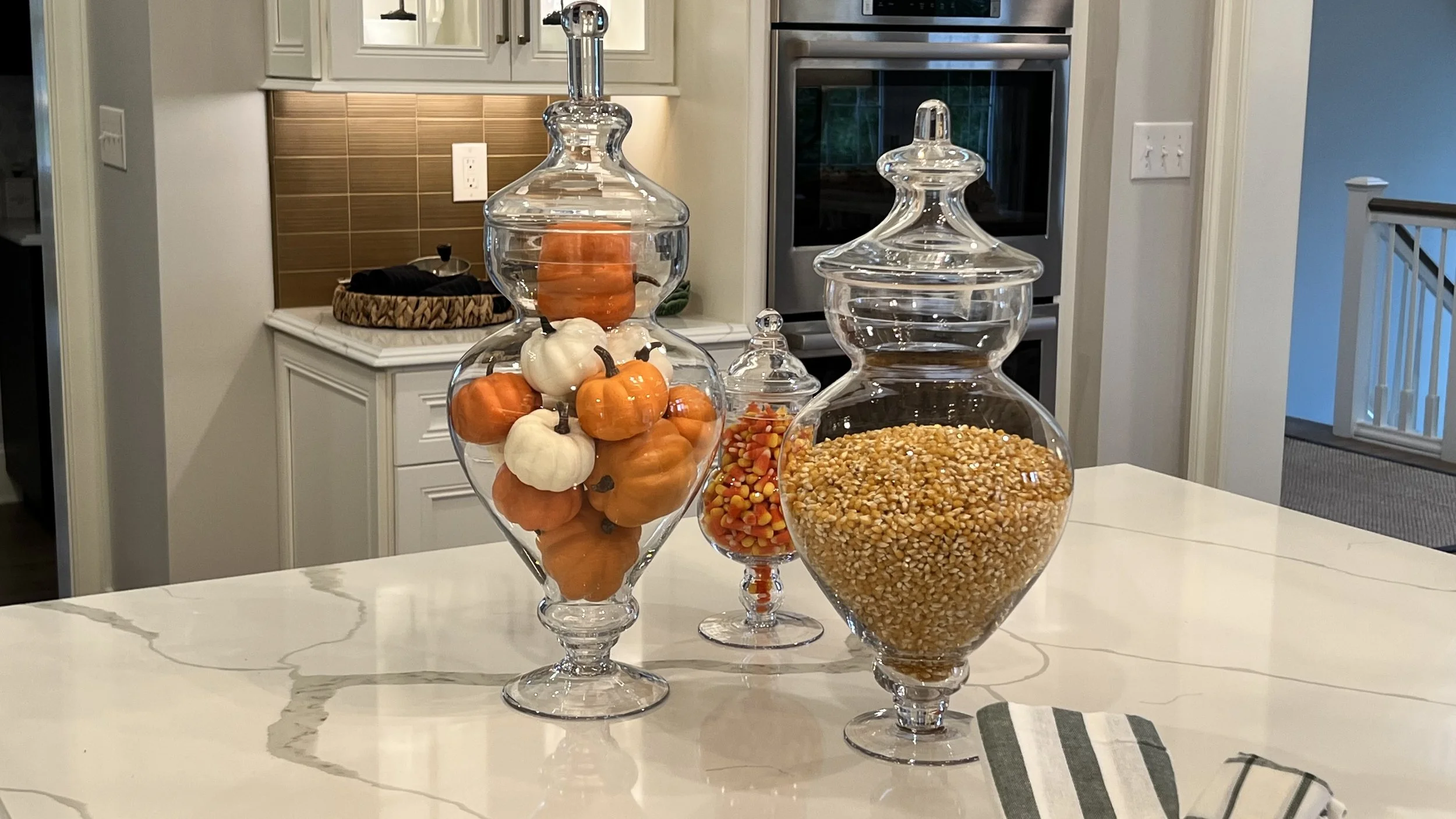 Commercial_TT_TableDecor_Fall_Photo Oct 19 2022, 4 43 04 PM.jpg