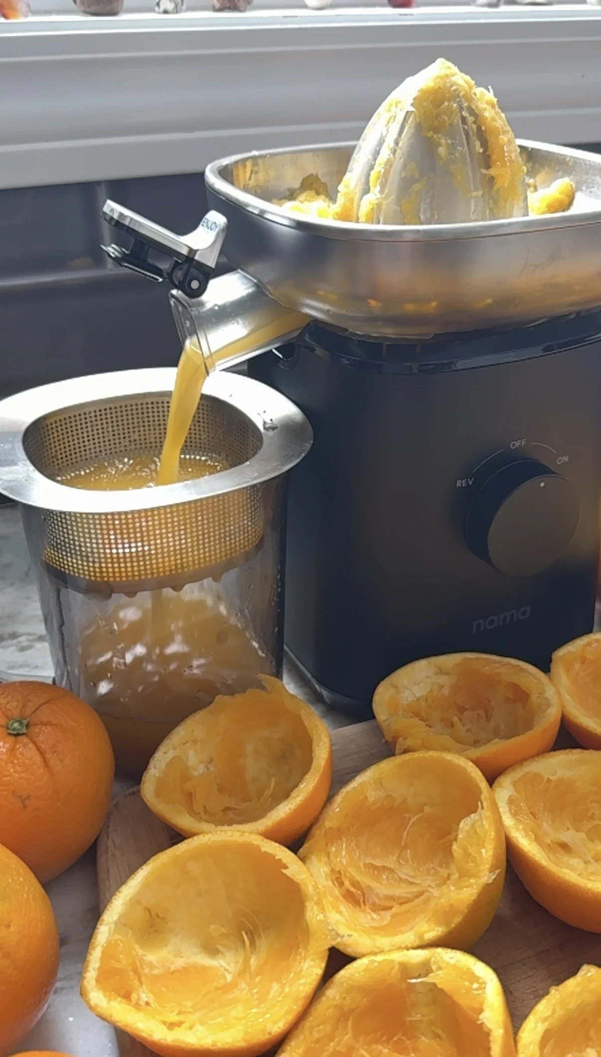 Vitamin C rich juices supporting iron absorption and energy in perimenopause