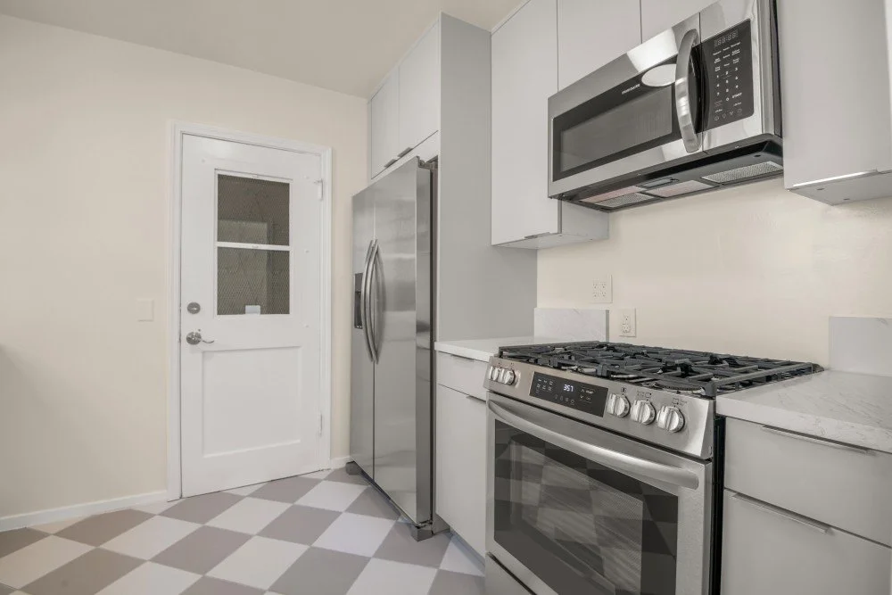 405 ½ Shirley Place, Beverly Hills 90212