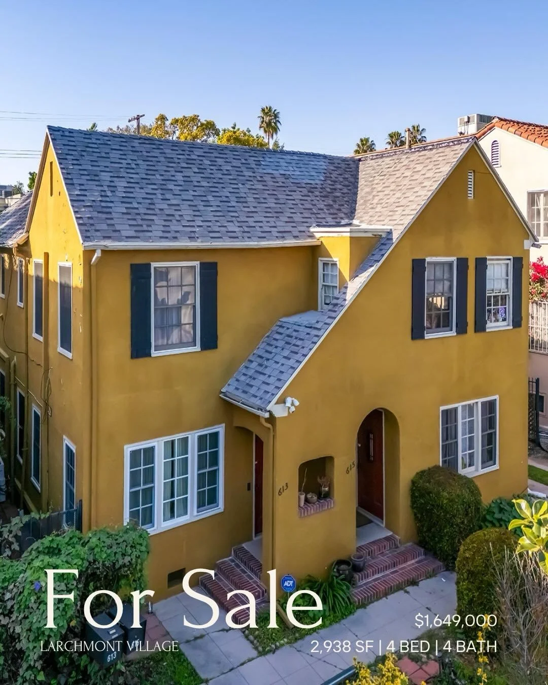 PRICE IMPROVED | LARCHMONT VILLAGE | $1,649,000

Duplex Townhouse income property on a large 7,387 square foot lot in the highly desirable Larchmont Village area. Rare side by side townhouse unit configuration with two spacious units at nearly 1,500 