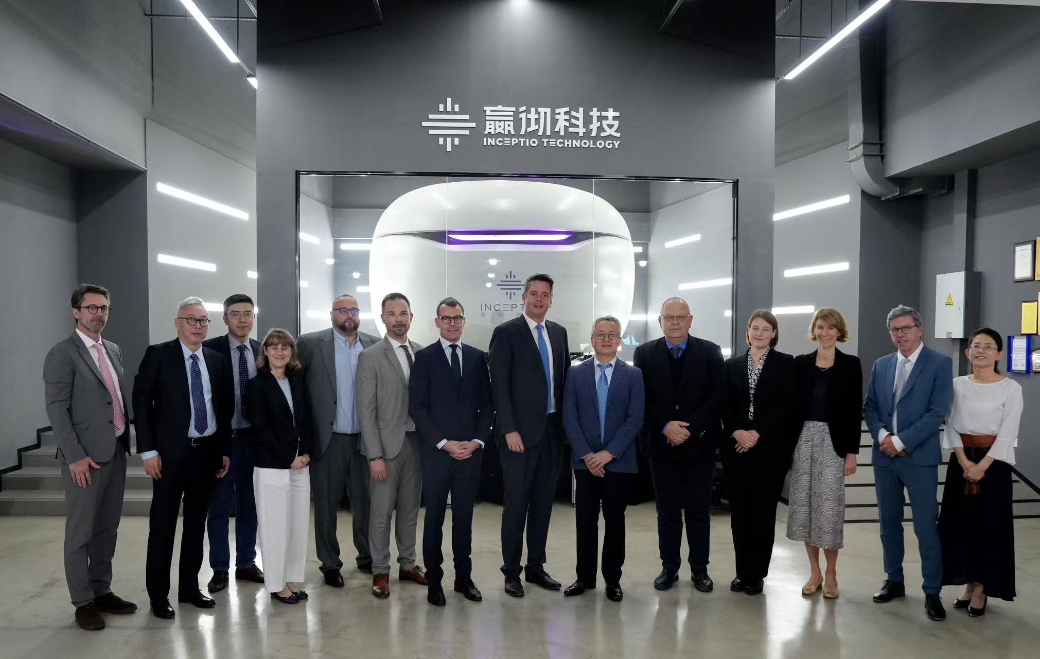 Group photo during the visit of the Luxembourg government and business delegation to Inceptio Technology, accompanied by Jian Hong, CEO of Ascend Capital Partners (second from left).